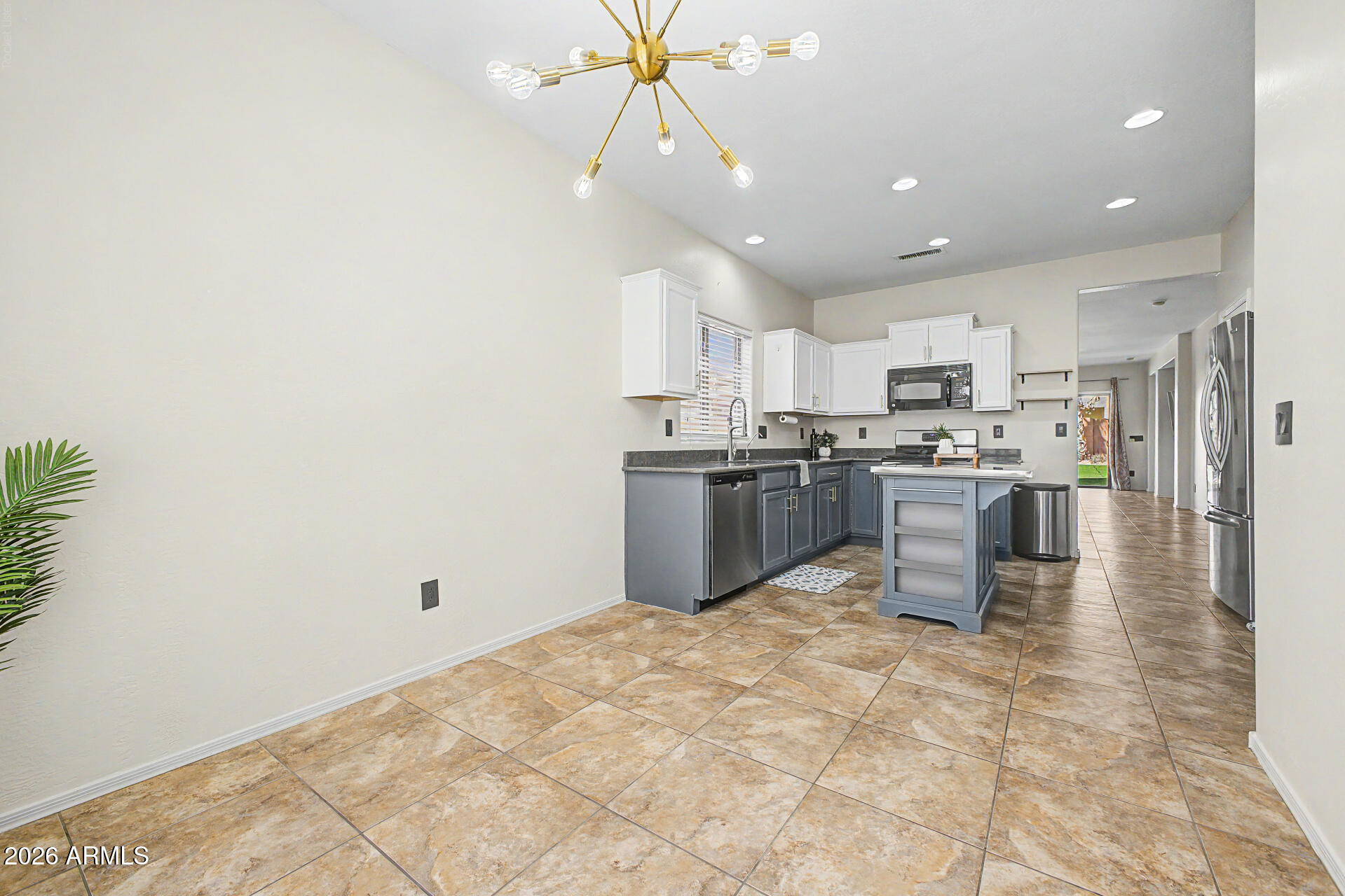 FESTIVAL FOOTHILLS - Residential