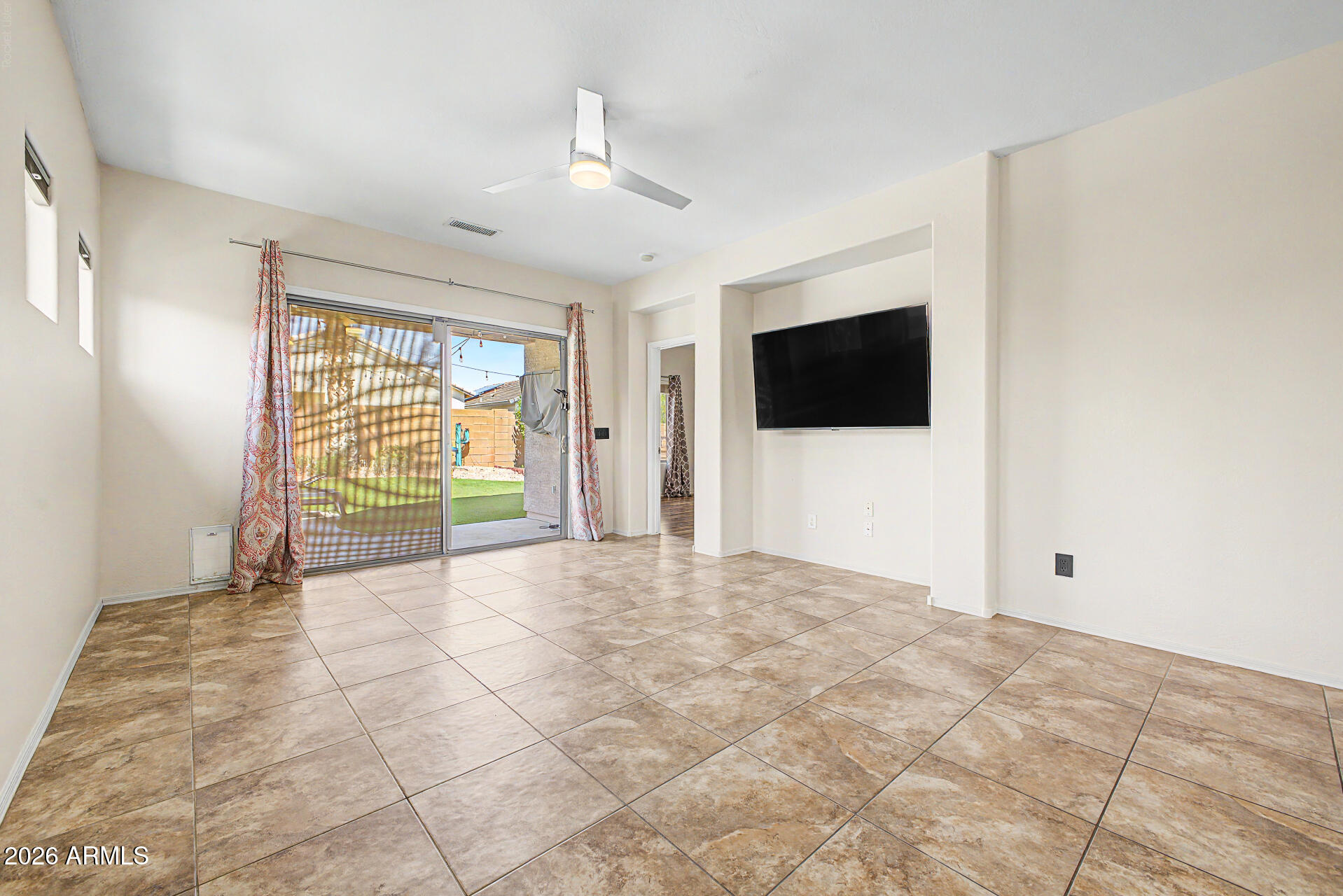 FESTIVAL FOOTHILLS - Residential