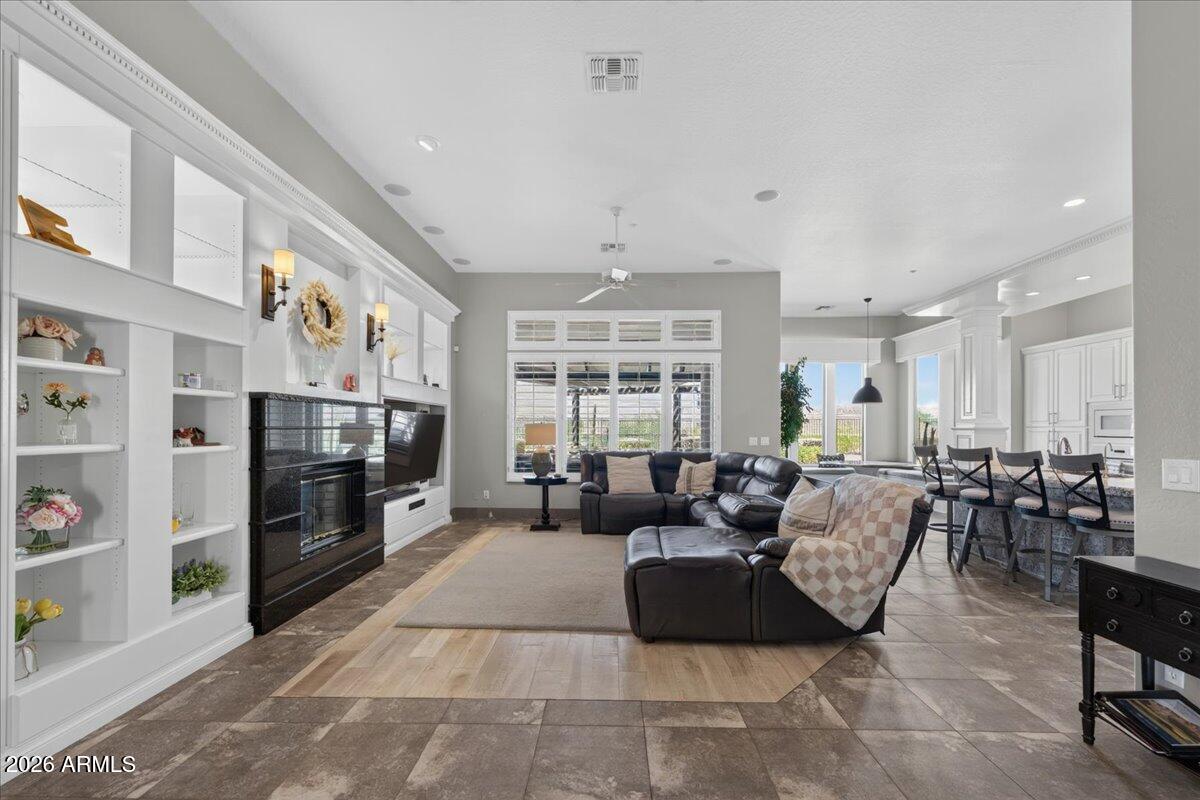 ANTHEM UNIT 24 - Residential