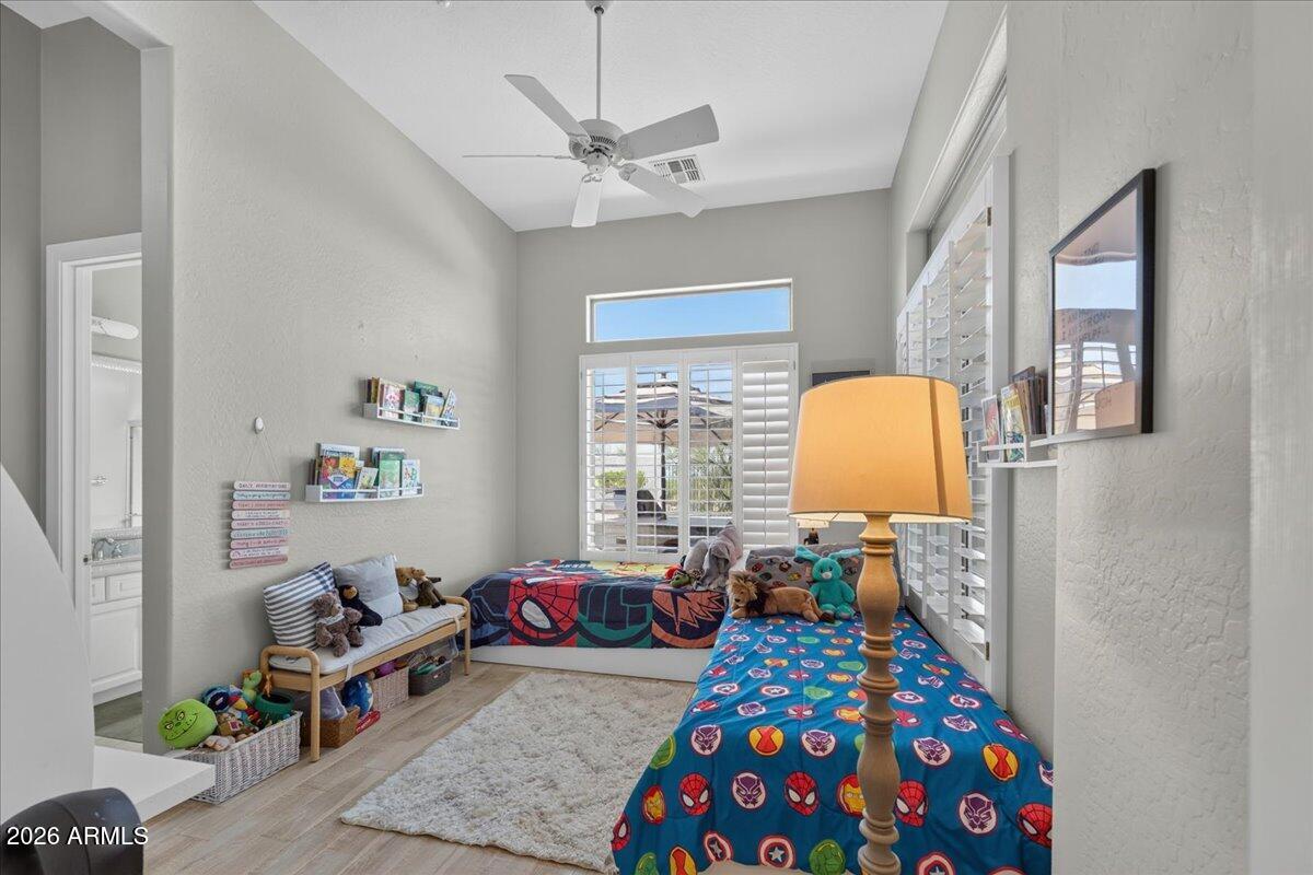 ANTHEM UNIT 24 - Residential
