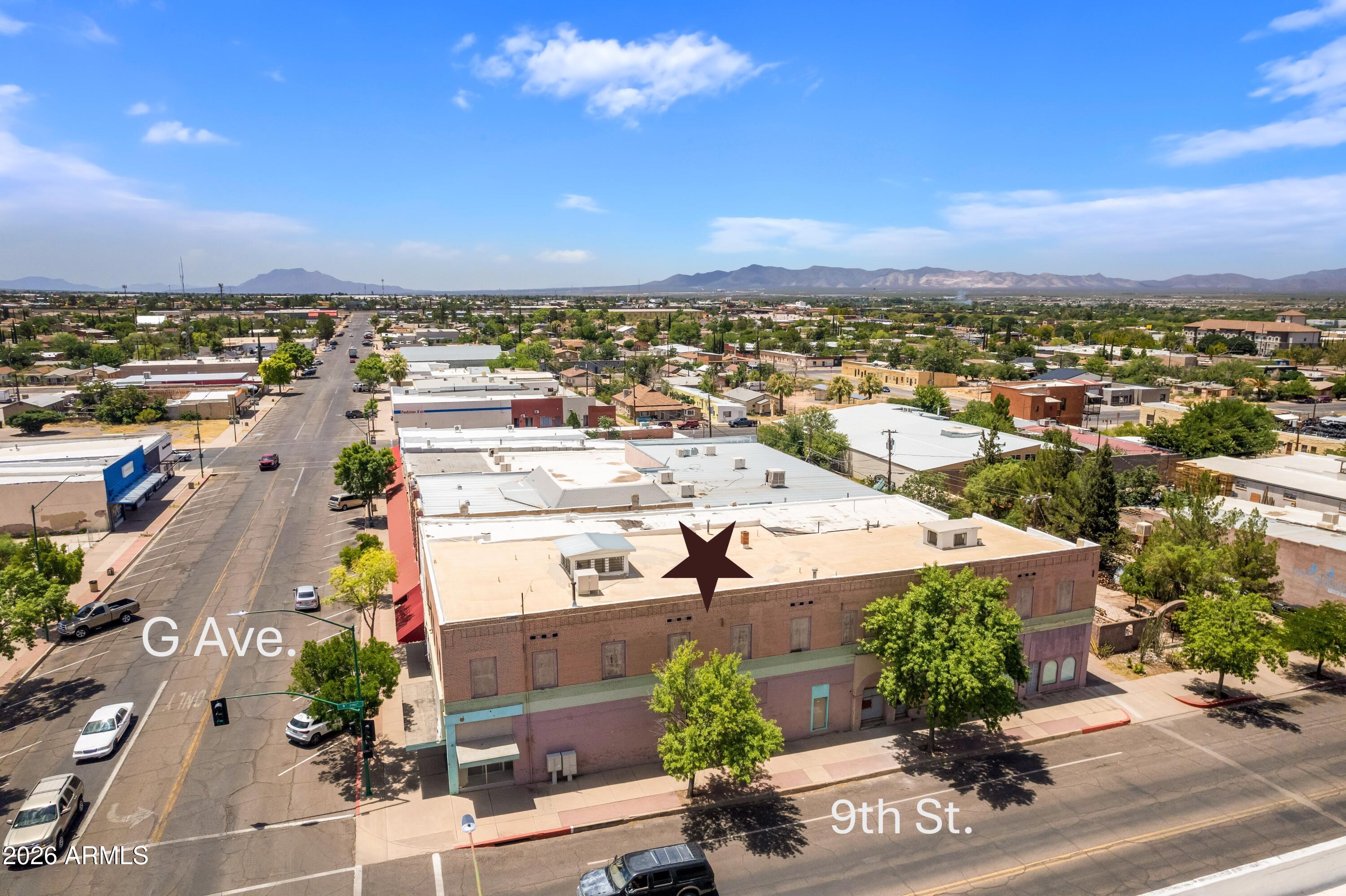 DOUGLAS - Commercial Sale