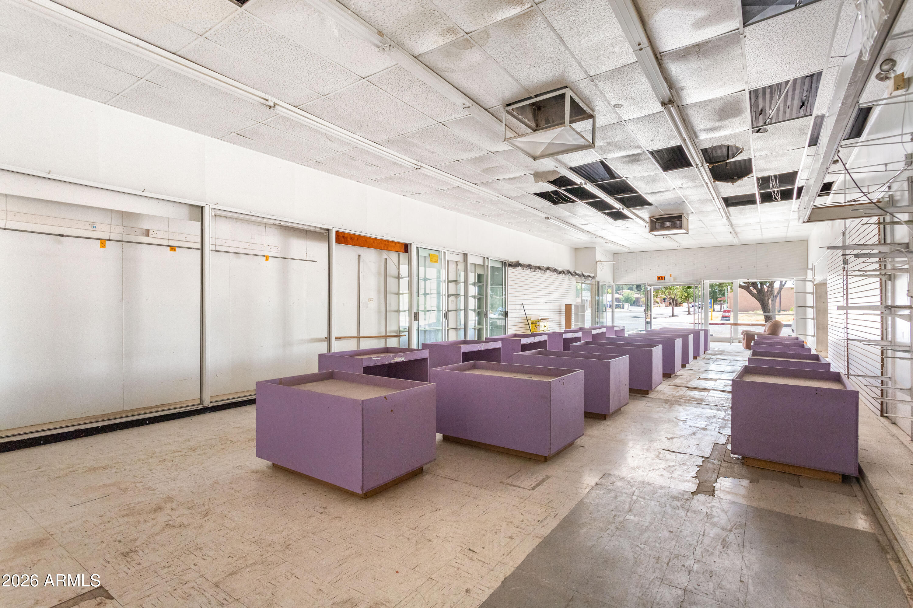 DOUGLAS - Commercial Sale