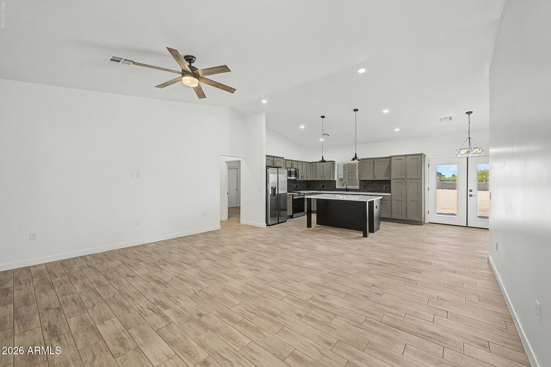 DESERT VISTA UNIT NO 6 - Residential