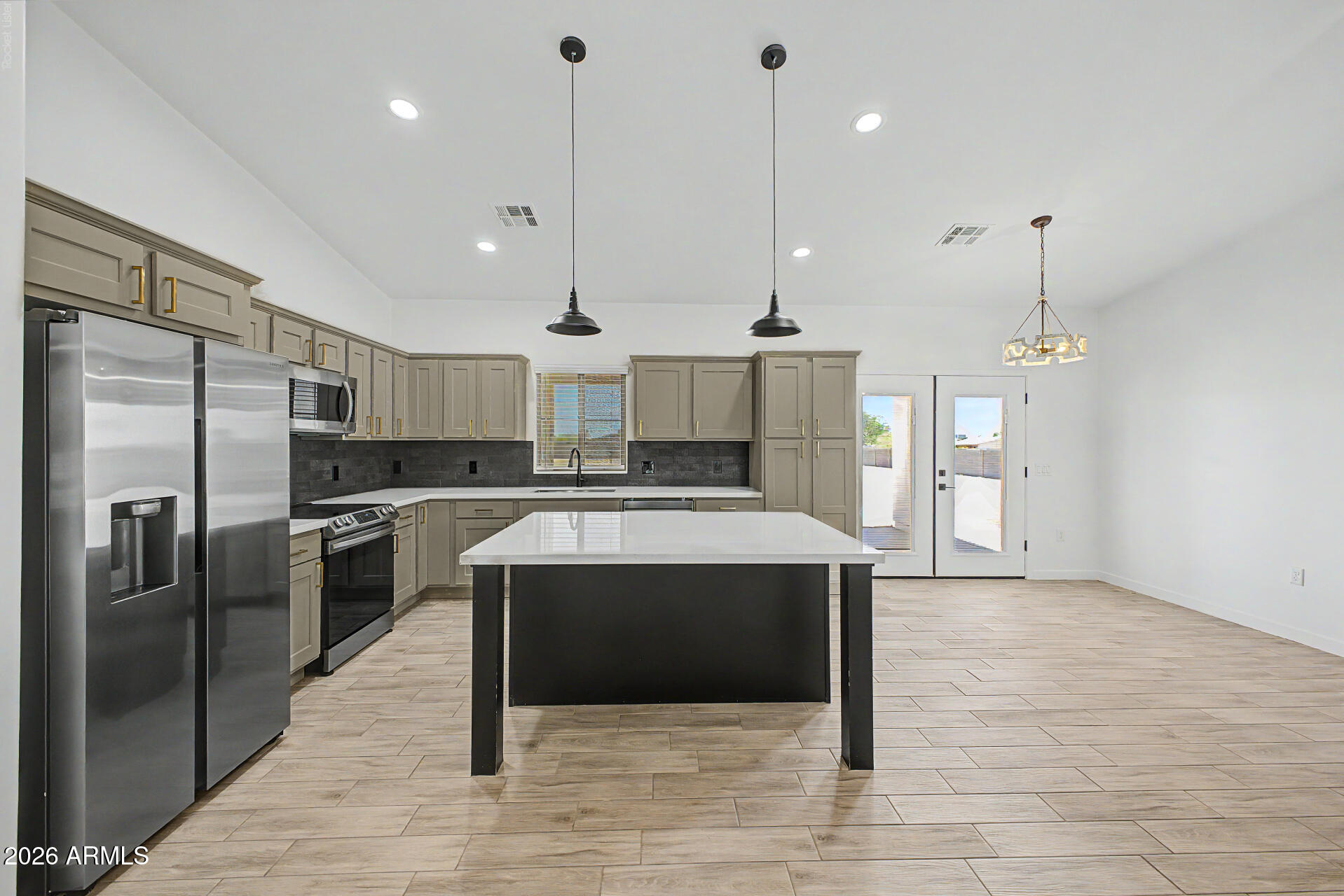 DESERT VISTA UNIT NO 6 - Residential