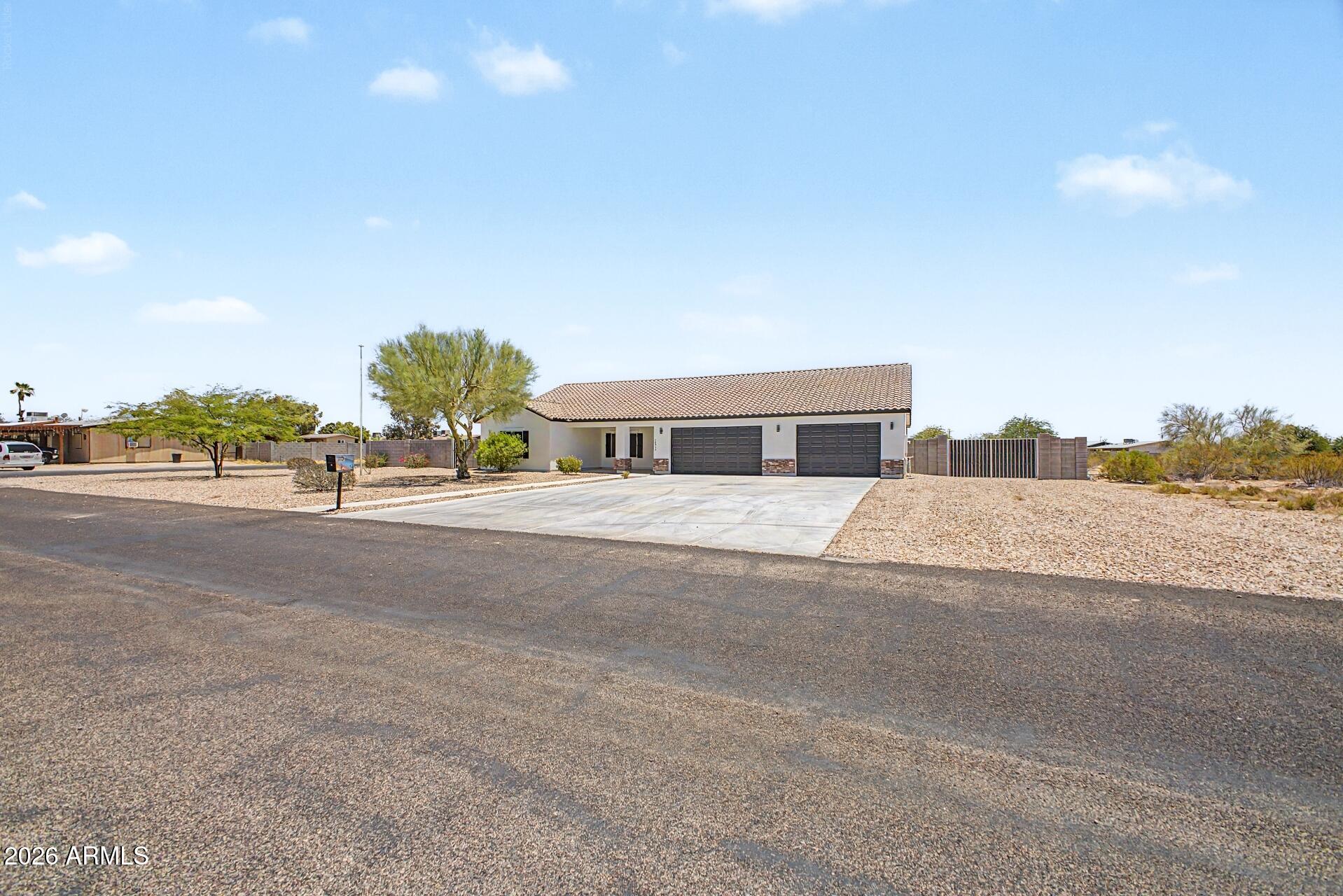 DESERT VISTA UNIT NO 6 - Residential