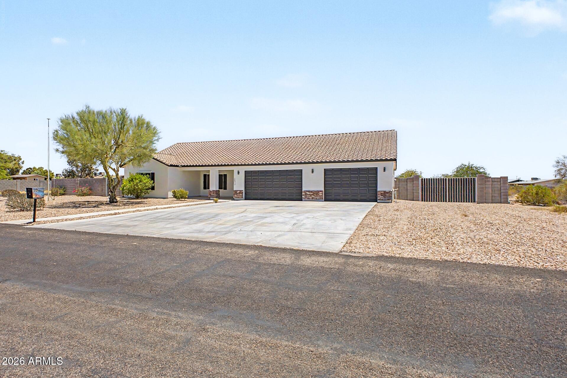 DESERT VISTA UNIT NO 6 - Residential