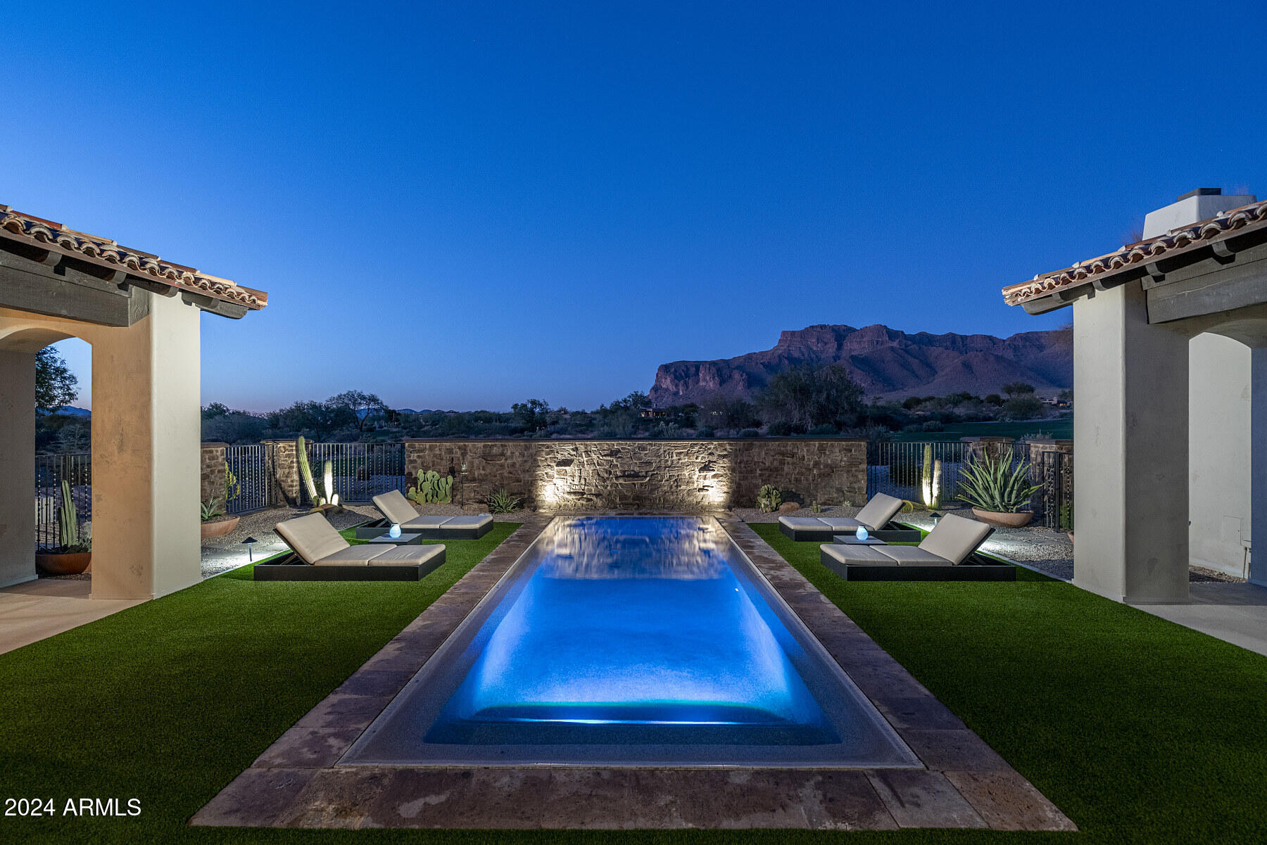Superstition Mountain - Residential
