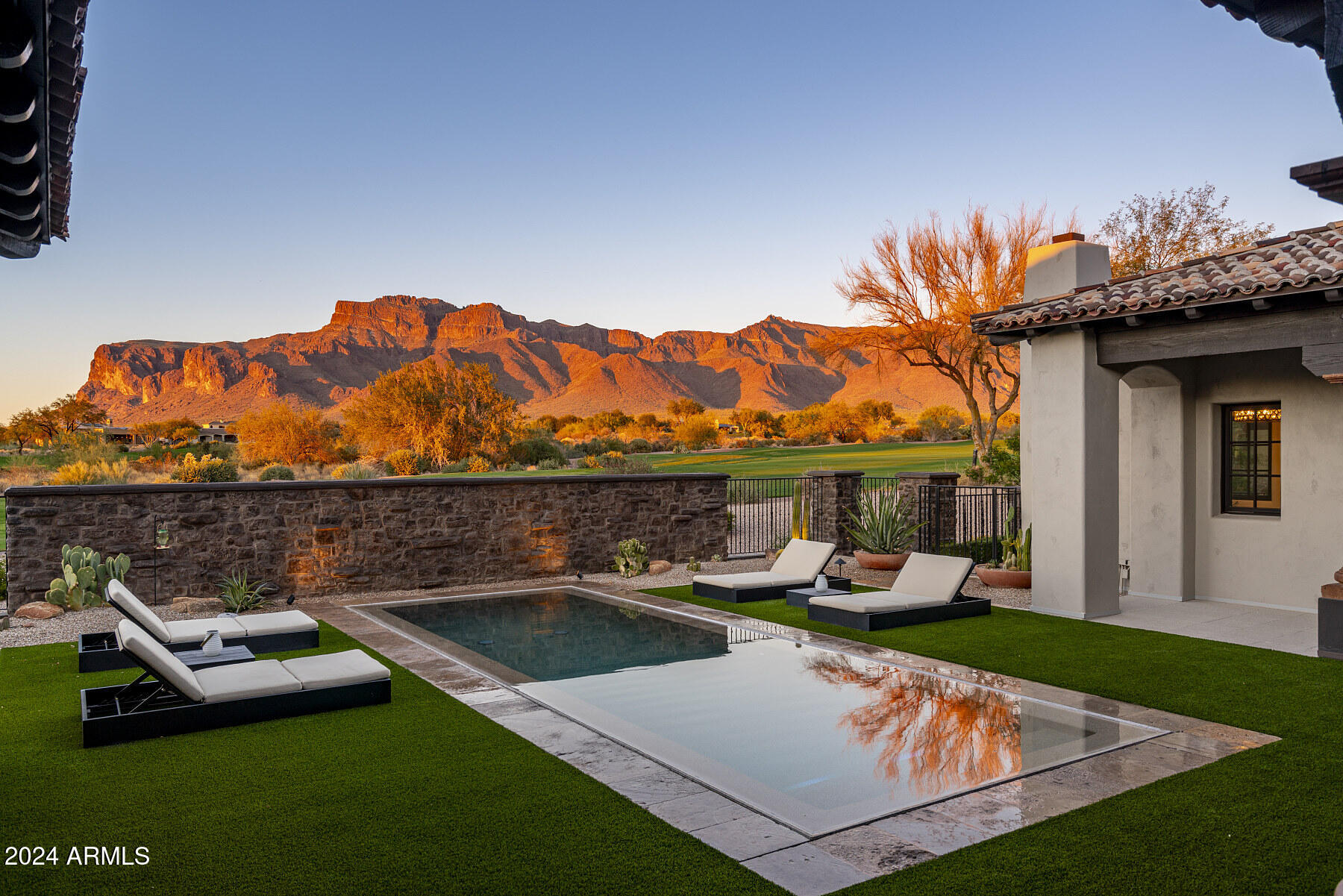 Superstition Mountain - Residential