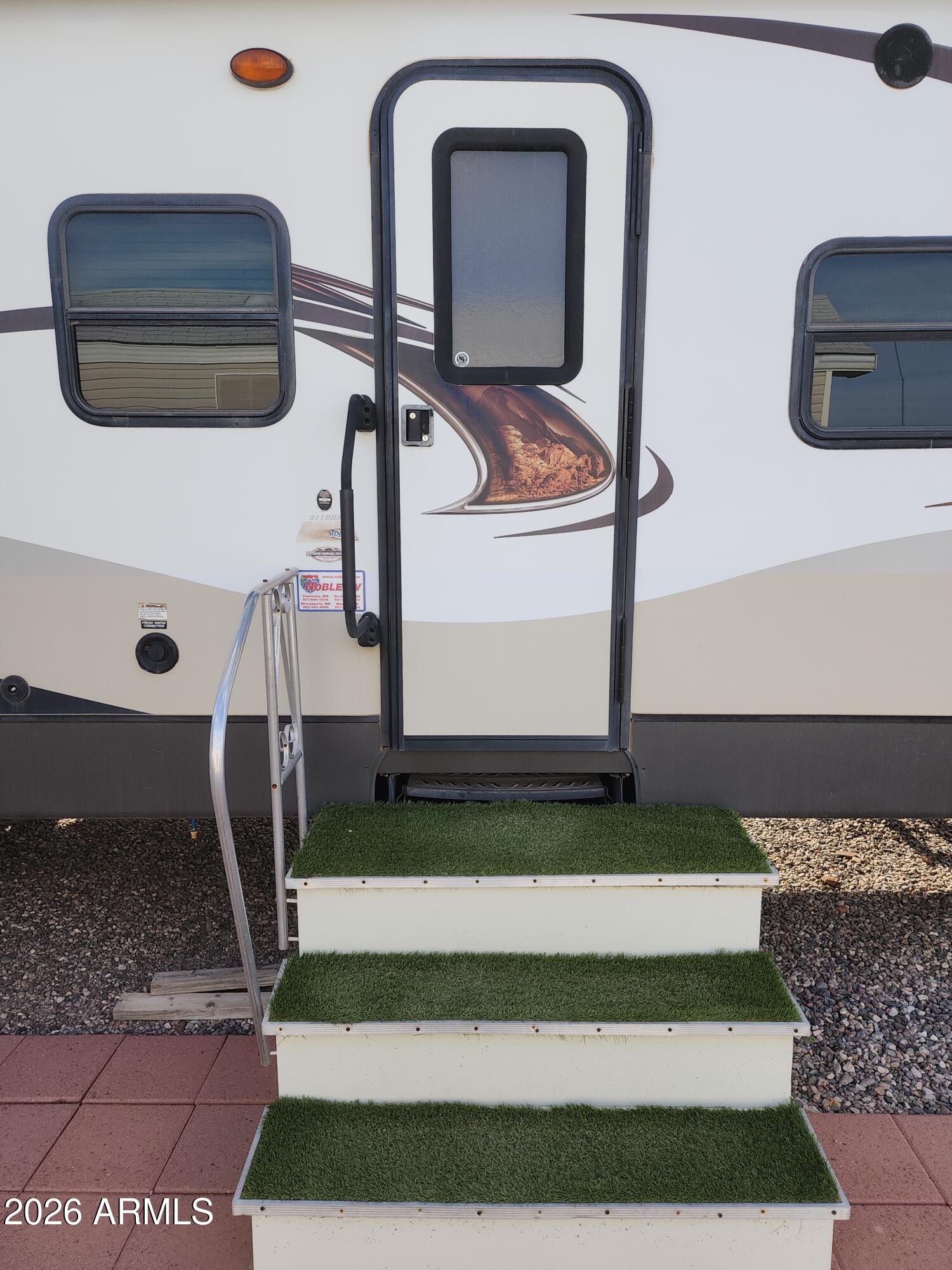 TIERRA DEL SOL RV RESORT - Land