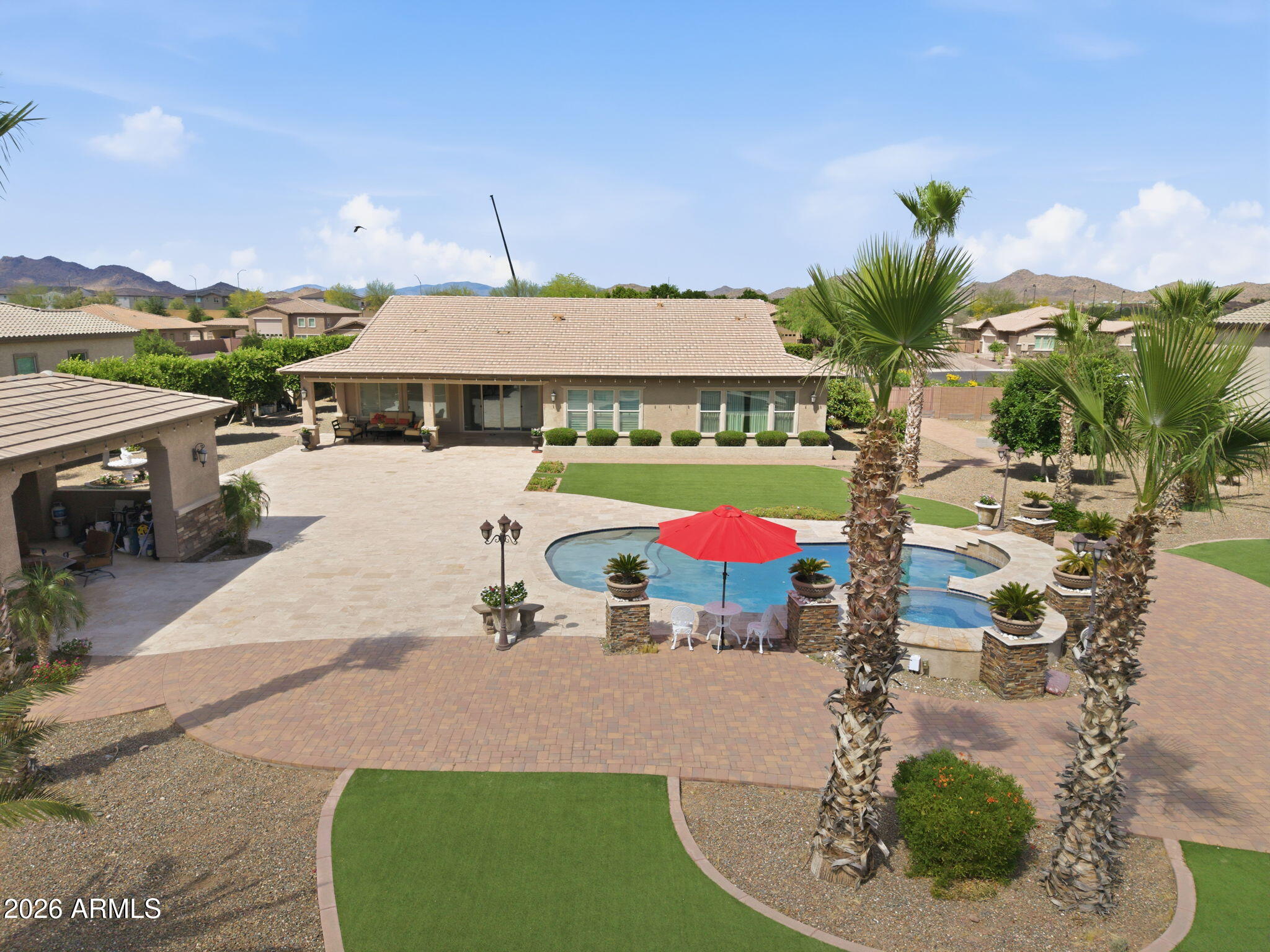 CABALLOS DEL RIO - Residential