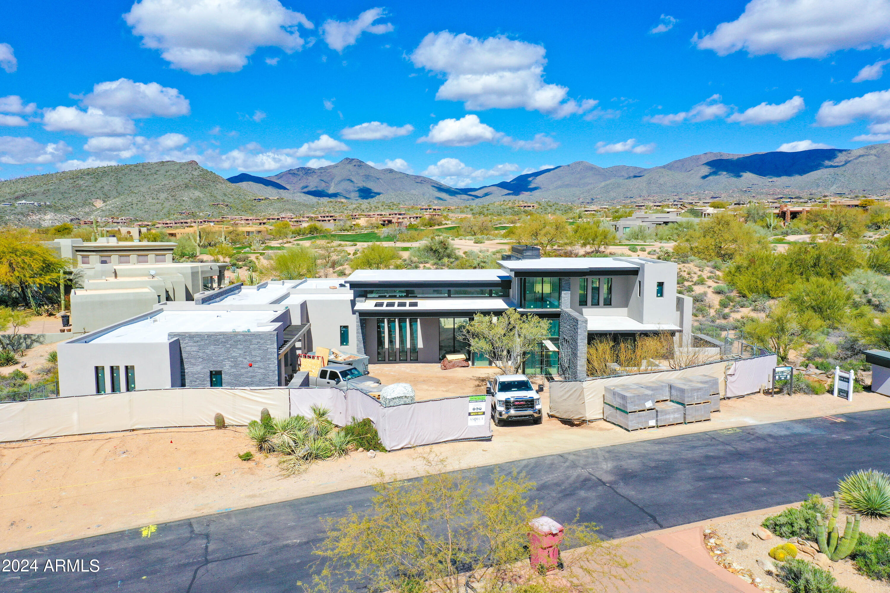 DESERT MOUNTAIN PHASE 1 UNIT 2 LOT 206-335 TR A - Residential