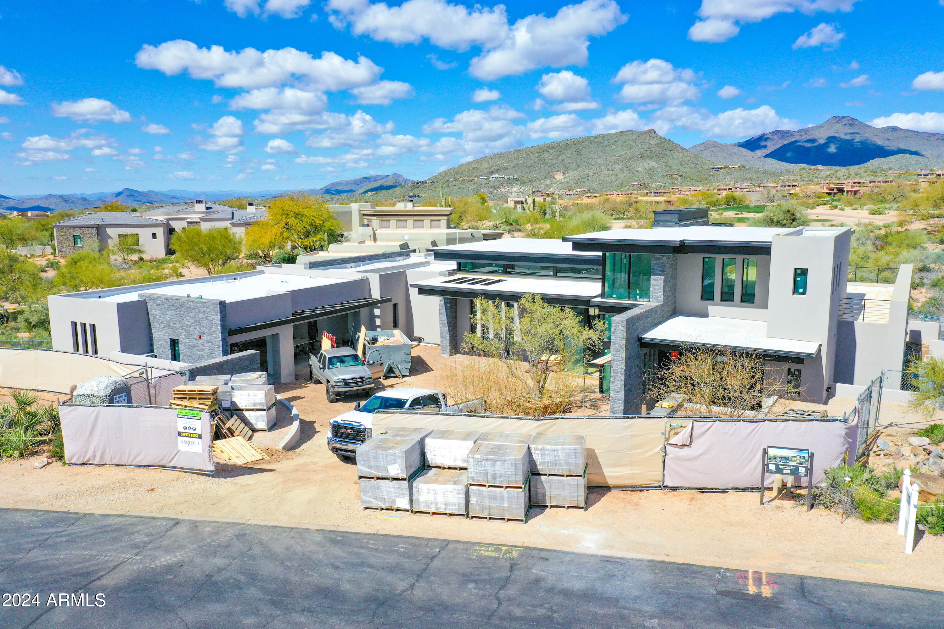 DESERT MOUNTAIN PHASE 1 UNIT 2 LOT 206-335 TR A - Residential