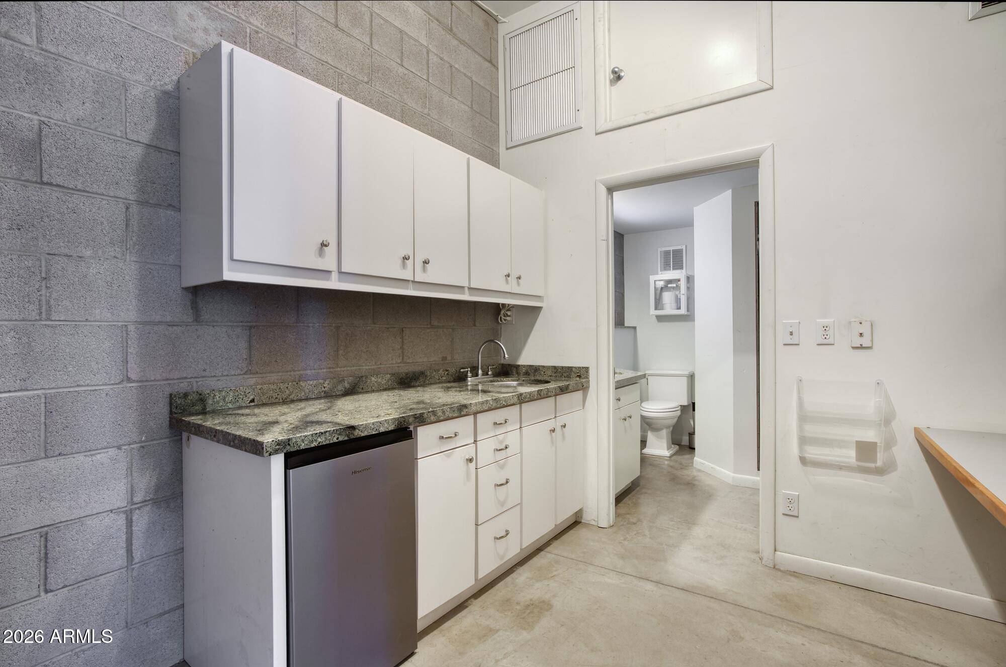 SYNDICATE PLACE - Commercial Sale