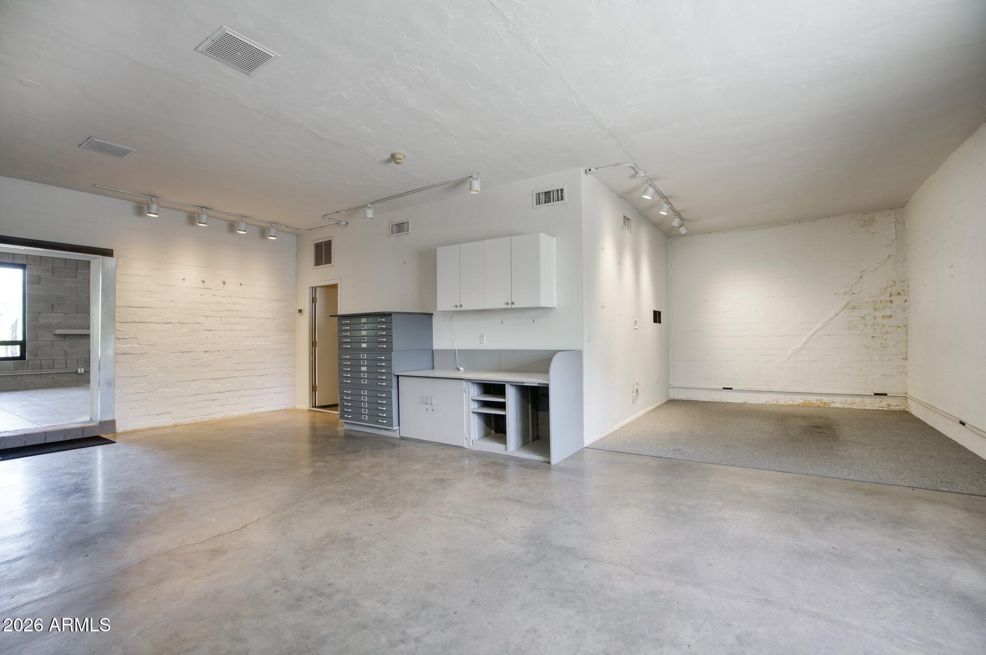 SYNDICATE PLACE - Commercial Sale