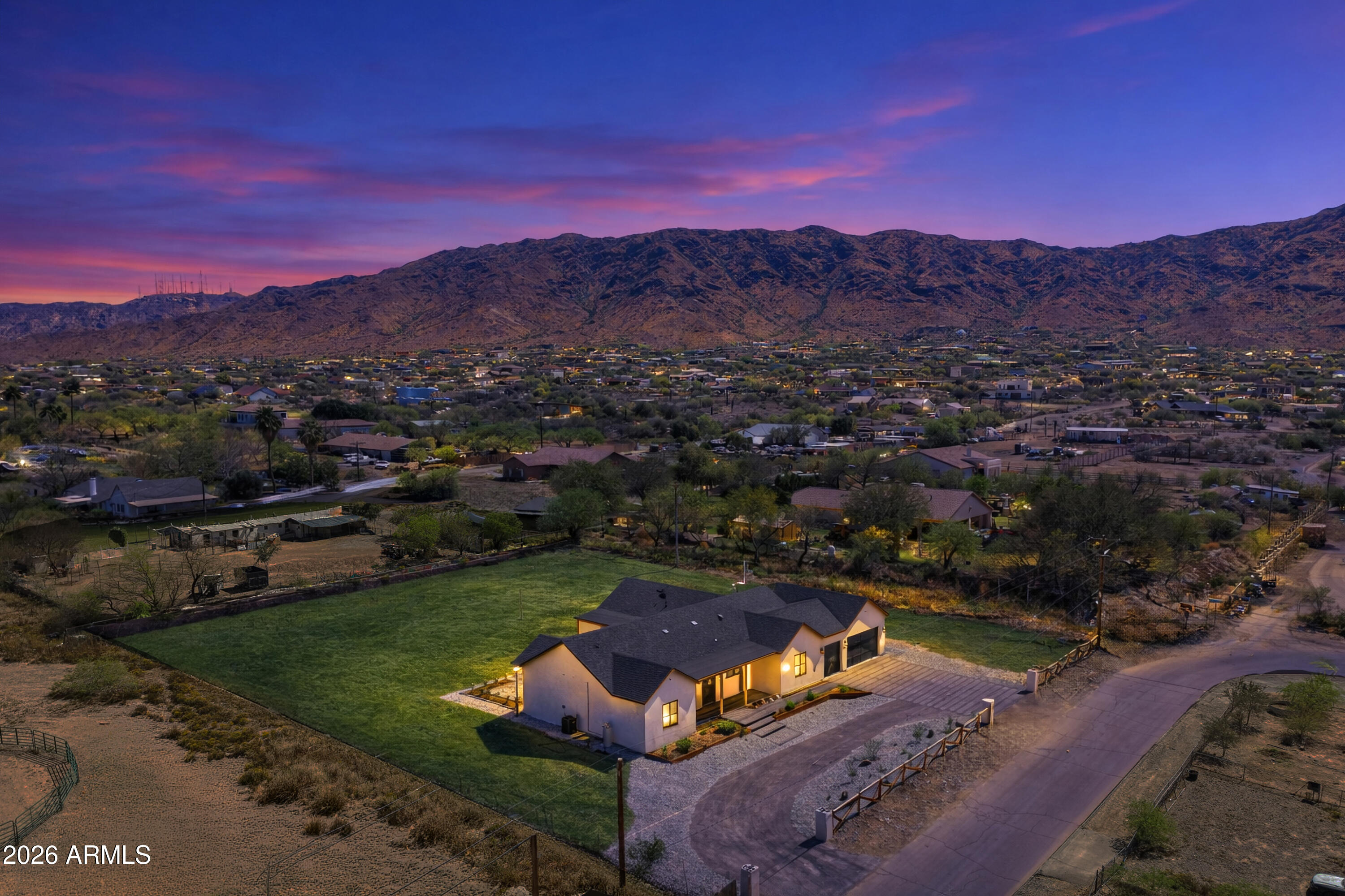 LAS LOMAS - Residential