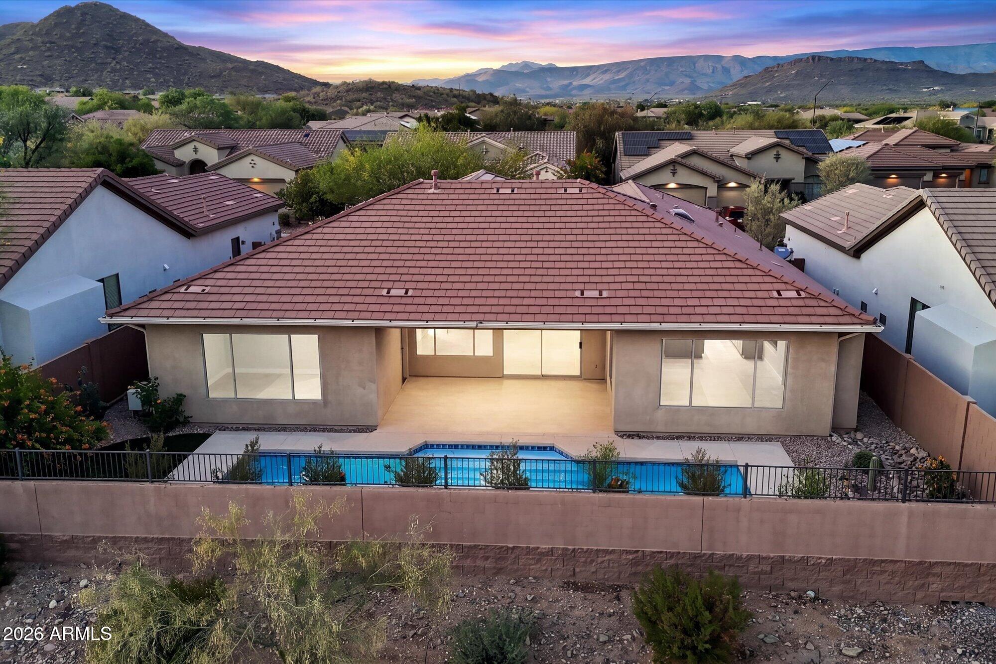 ANTHEM COUNTRY CLUB - Residential