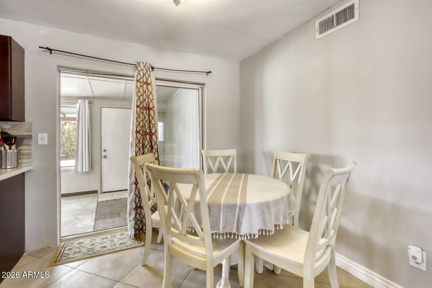 APACHE VILLA - Residential