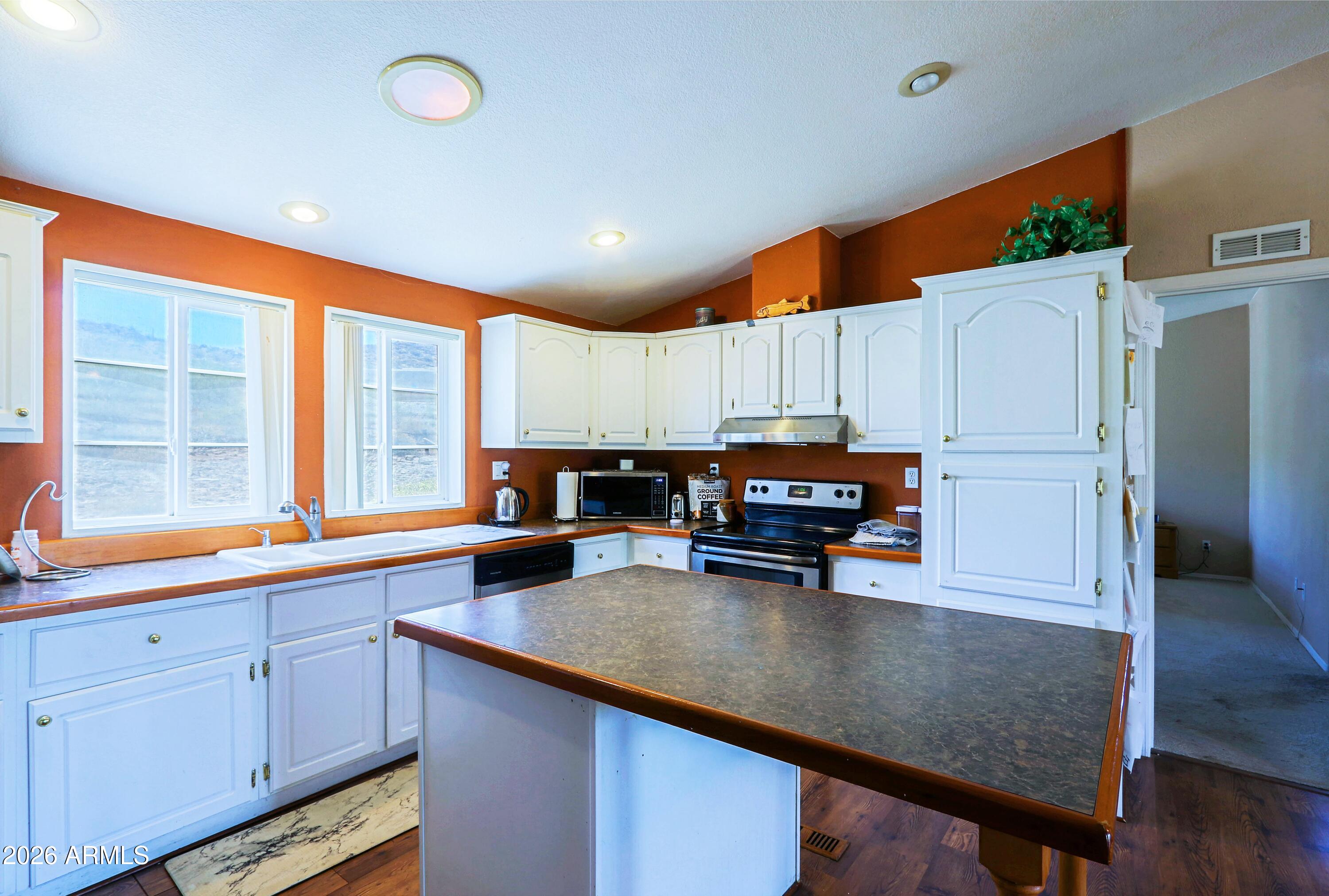 MB, New River - Residential