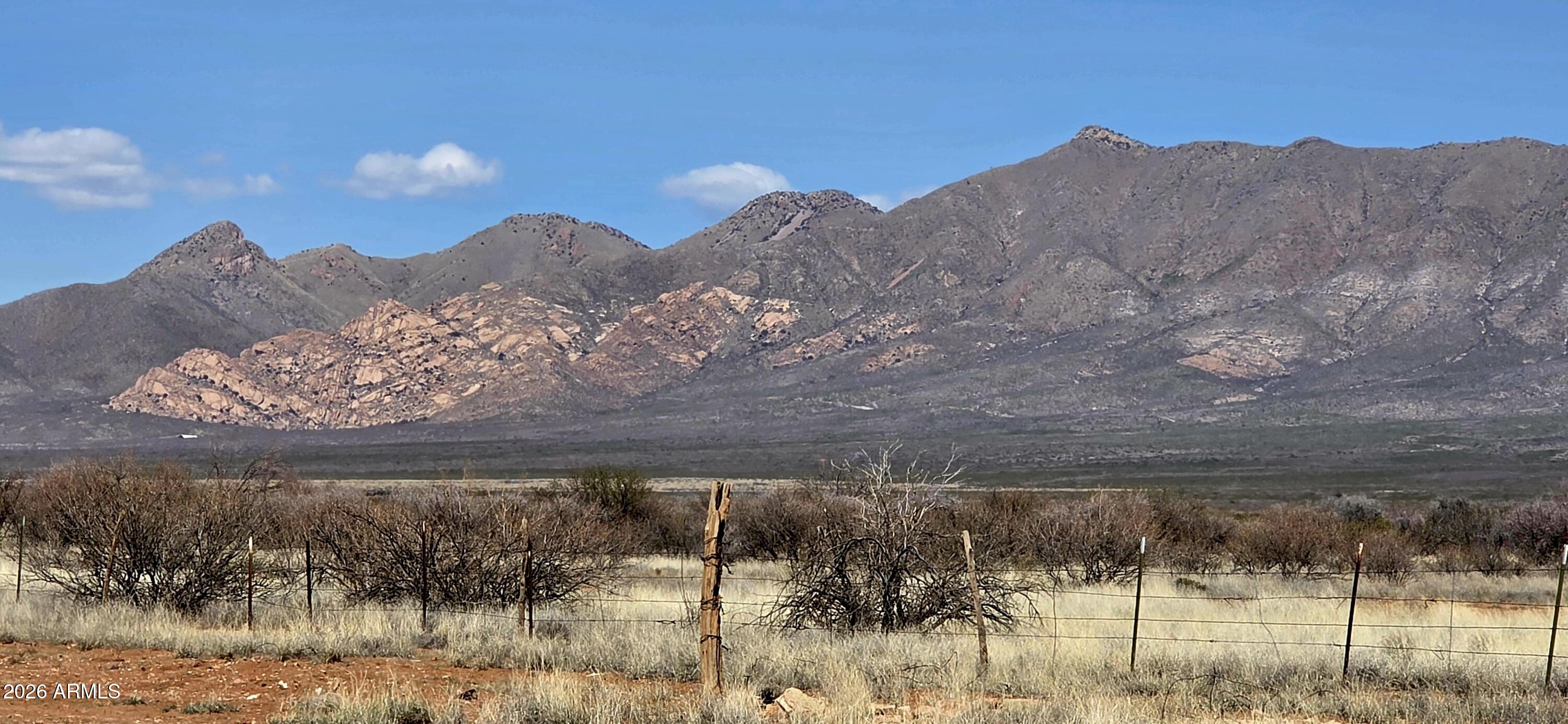 DESERT SKY - Land