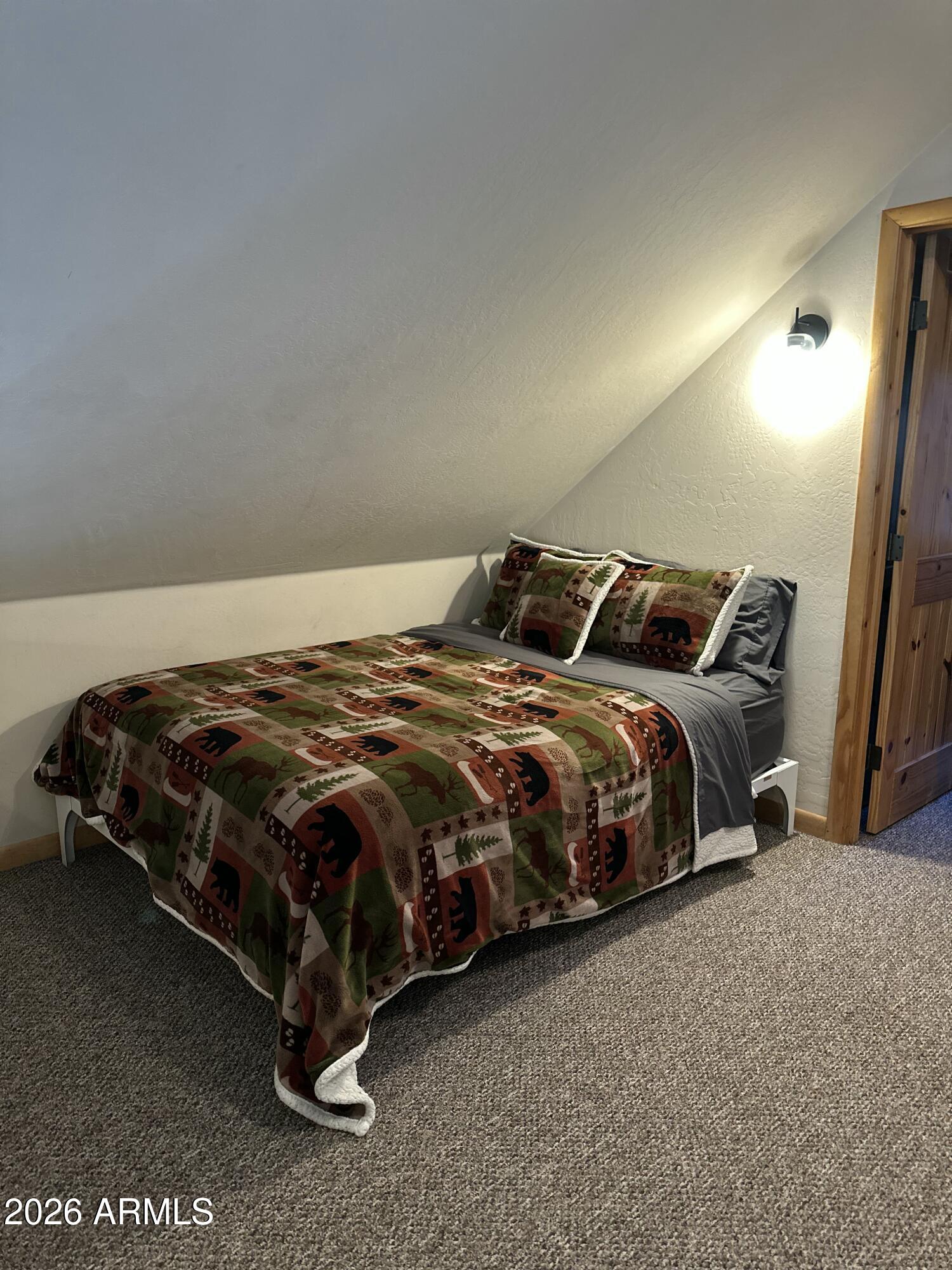 WHITE MOUNTAIN CLUB ESTATES UNIT 2 - Residential