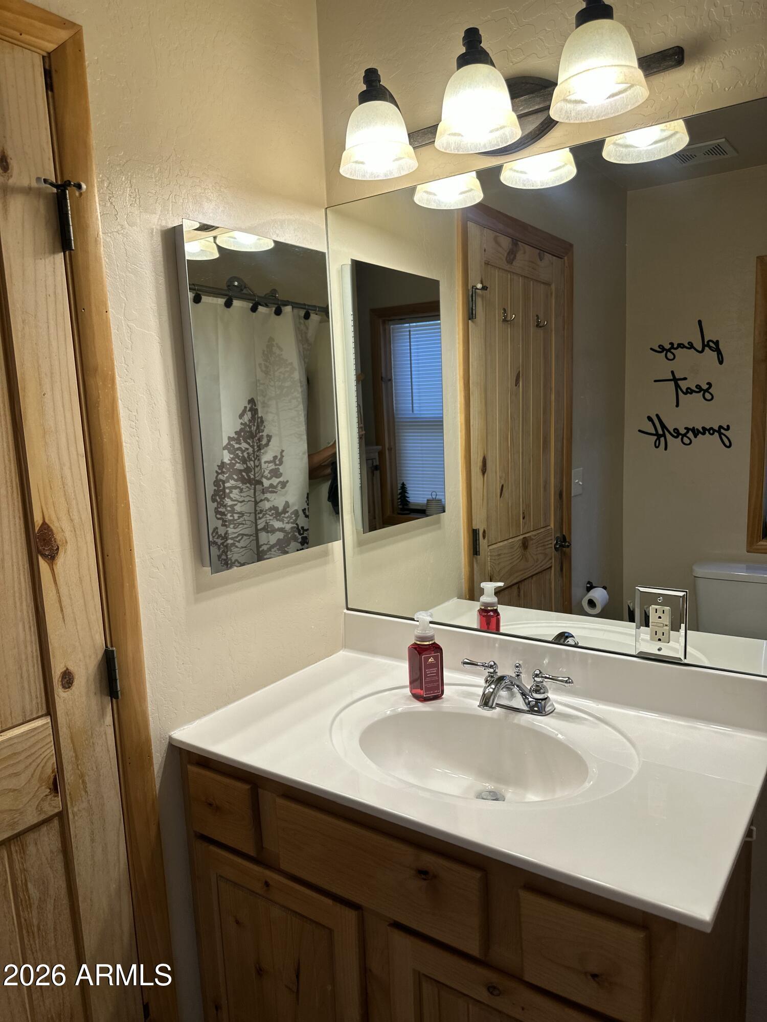 WHITE MOUNTAIN CLUB ESTATES UNIT 2 - Residential