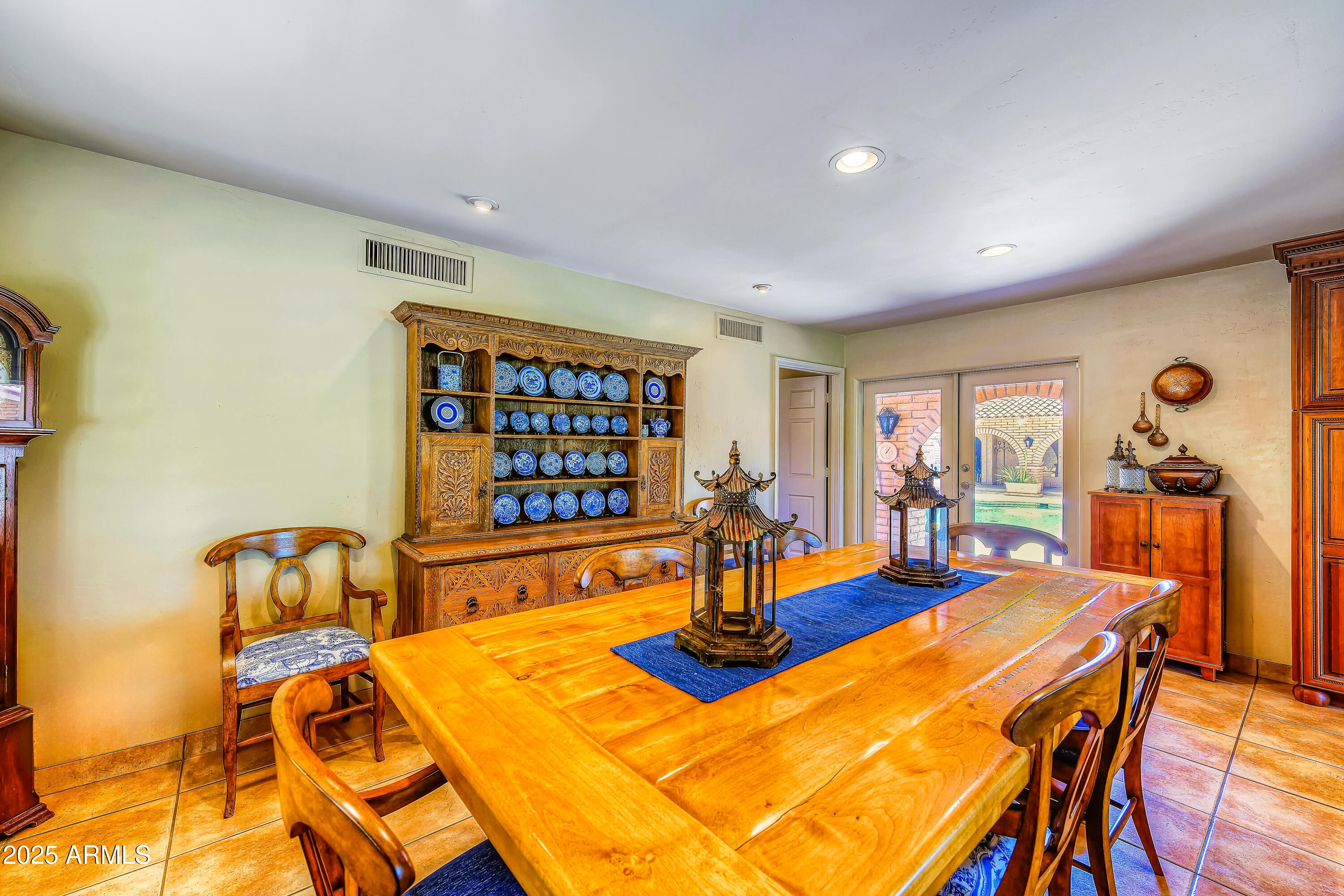 CAMELBACK COUNTRY CLUB - Residential