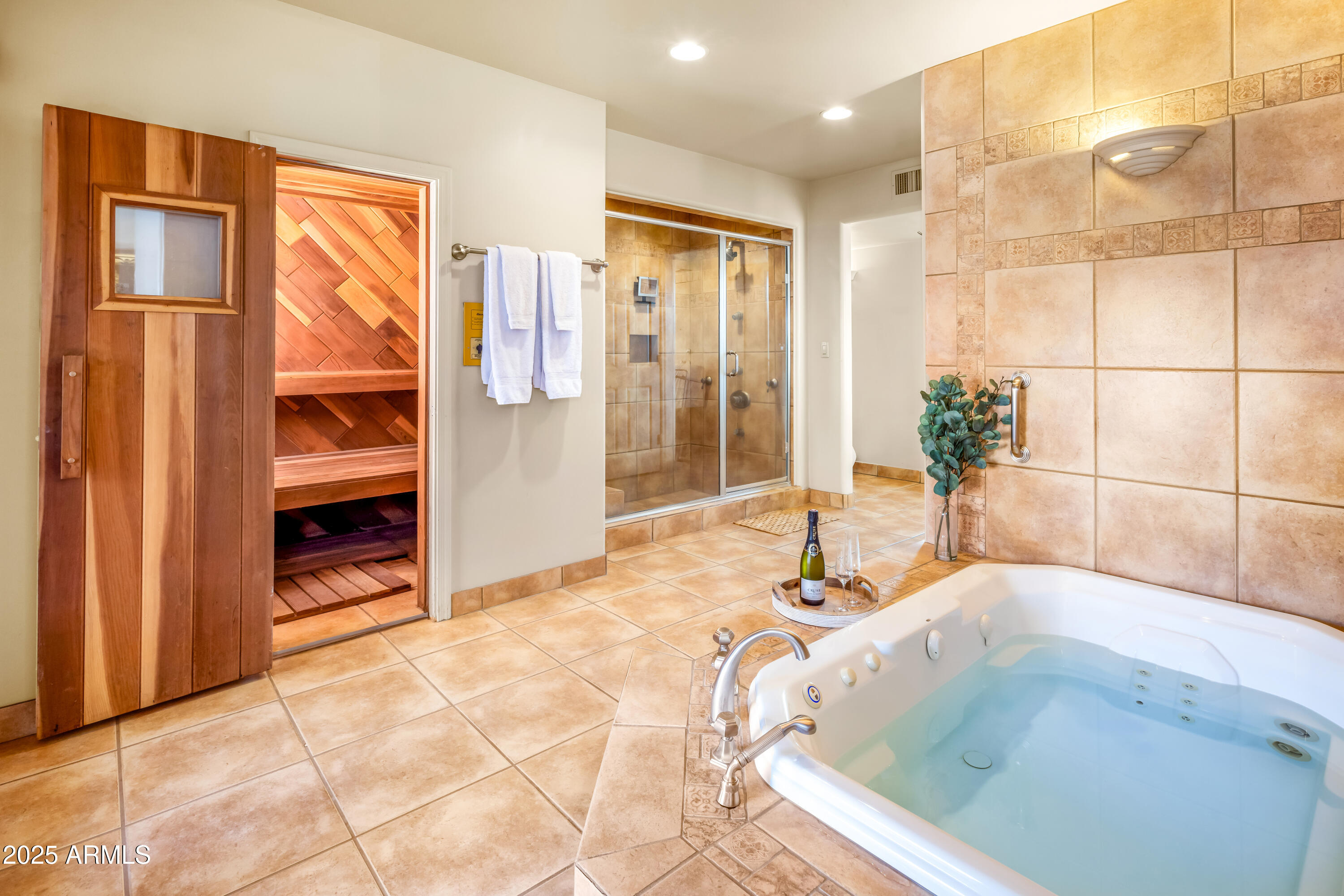 CAMELBACK COUNTRY CLUB - Residential