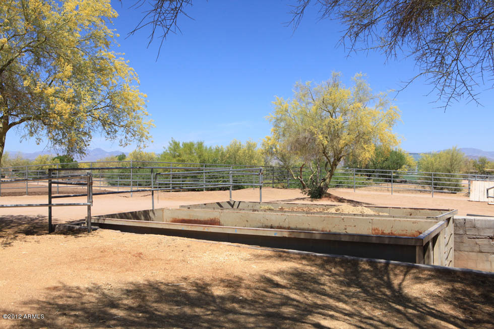 LOMA VISTA FARM SECTION A & B. 15 ACRE TRAINING FACILITY MAIN BARN, 2 ARENAS EQUIP. STORAGE MUST SEE - Residential