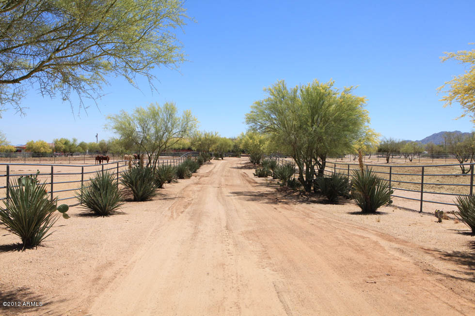 LOMA VISTA FARM SECTION A & B. 15 ACRE TRAINING FACILITY MAIN BARN, 2 ARENAS EQUIP. STORAGE MUST SEE - Residential