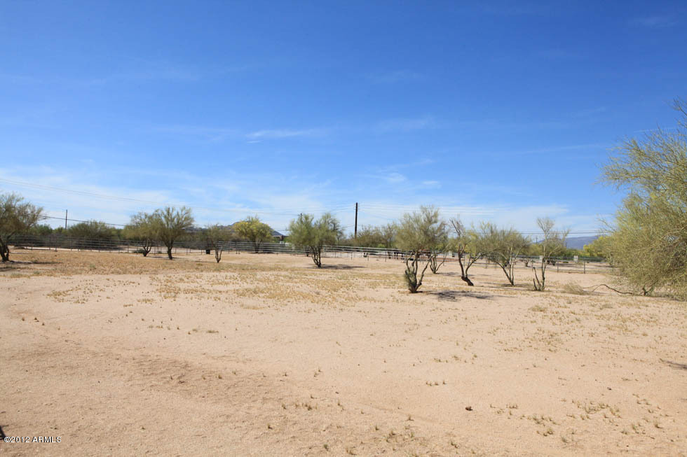 LOMA VISTA FARM SECTION A & B. 15 ACRE TRAINING FACILITY MAIN BARN, 2 ARENAS EQUIP. STORAGE MUST SEE - Residential