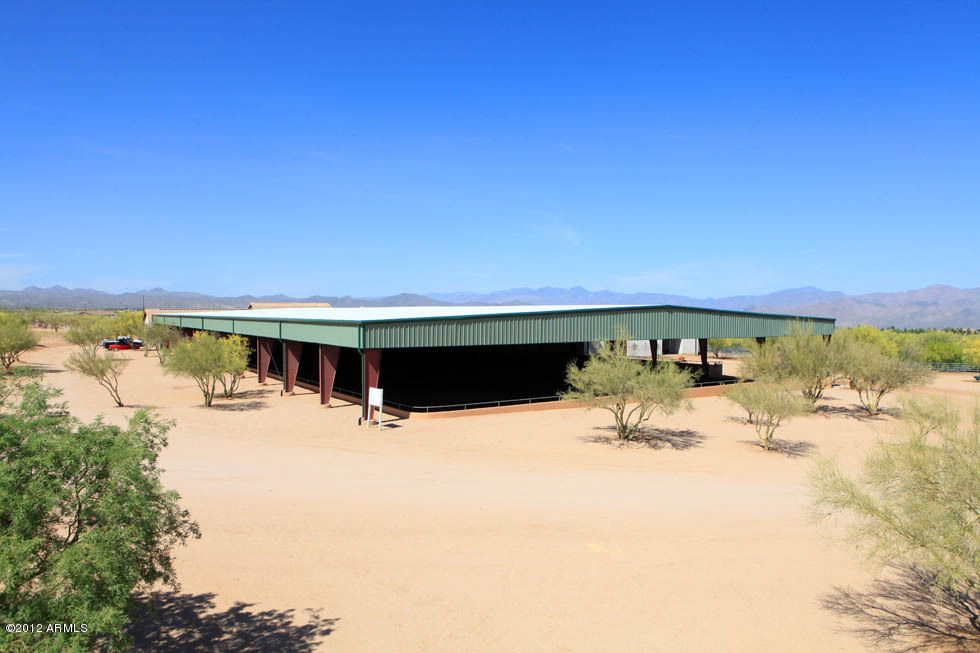 LOMA VISTA FARM SECTION A & B. 15 ACRE TRAINING FACILITY MAIN BARN, 2 ARENAS EQUIP. STORAGE MUST SEE - Residential