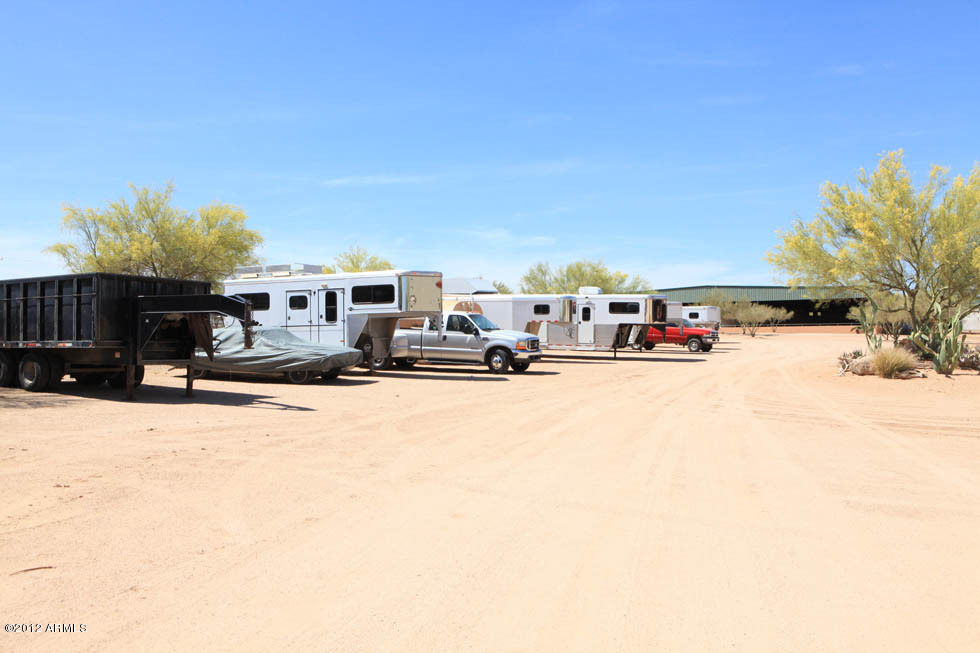 LOMA VISTA FARM SECTION A & B. 15 ACRE TRAINING FACILITY MAIN BARN, 2 ARENAS EQUIP. STORAGE MUST SEE - Residential