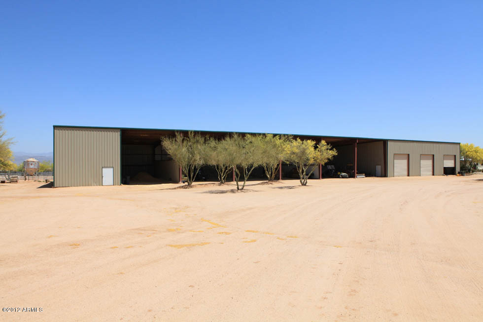 LOMA VISTA FARM SECTION A & B. 15 ACRE TRAINING FACILITY MAIN BARN, 2 ARENAS EQUIP. STORAGE MUST SEE - Residential