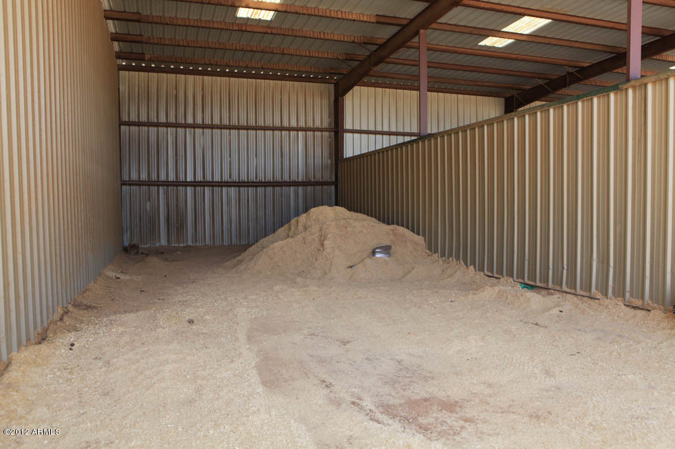 LOMA VISTA FARM SECTION A & B. 15 ACRE TRAINING FACILITY MAIN BARN, 2 ARENAS EQUIP. STORAGE MUST SEE - Residential