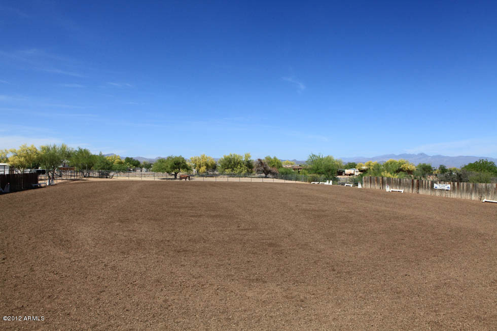 LOMA VISTA FARM SECTION A & B. 15 ACRE TRAINING FACILITY MAIN BARN, 2 ARENAS EQUIP. STORAGE MUST SEE - Residential