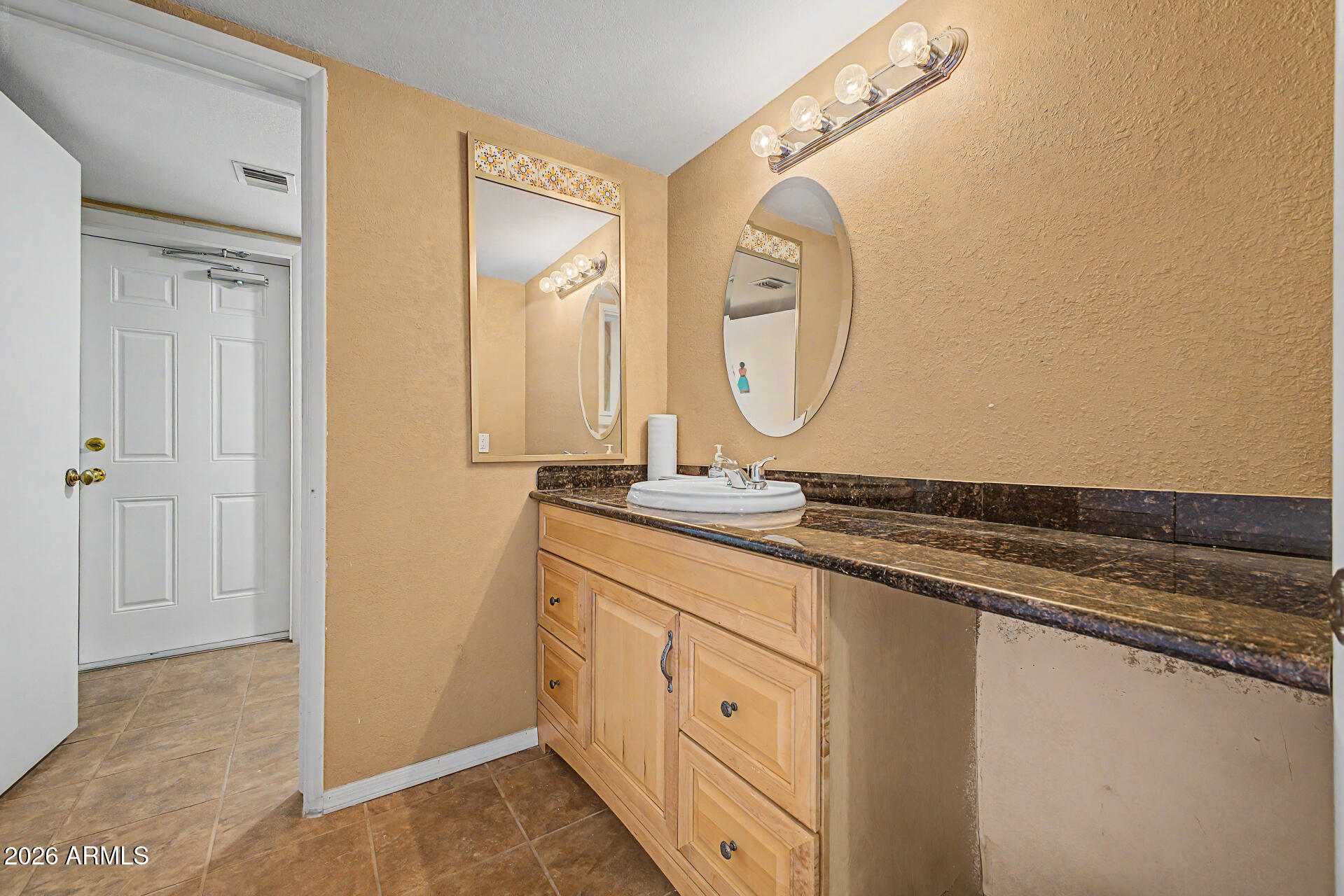 CAMELBACK MOUNTAIN VIEW ESTATES - Residential