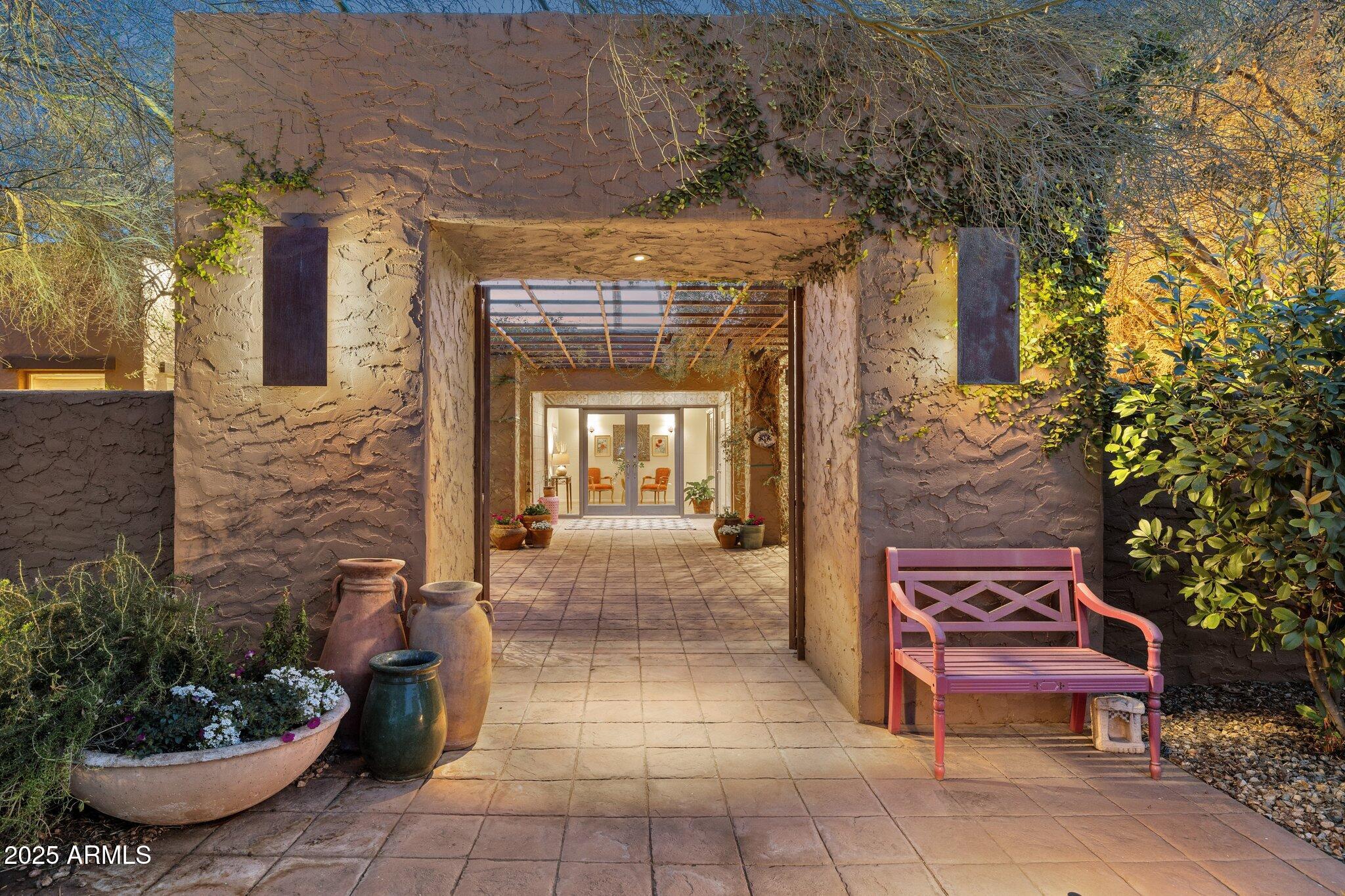 CAMELBACK COUNTRY CLUB ESTATES - Residential