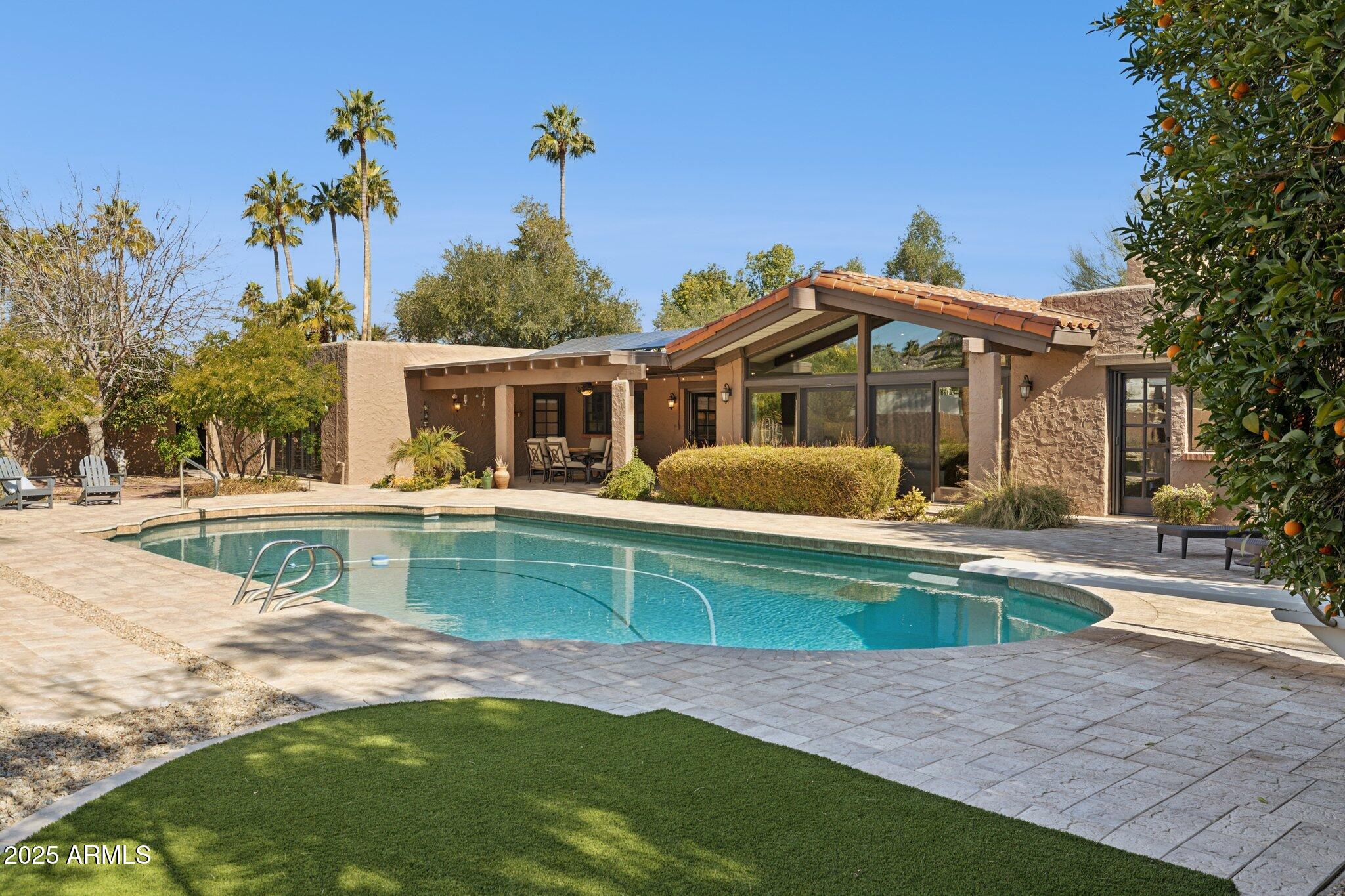 CAMELBACK COUNTRY CLUB ESTATES - Residential
