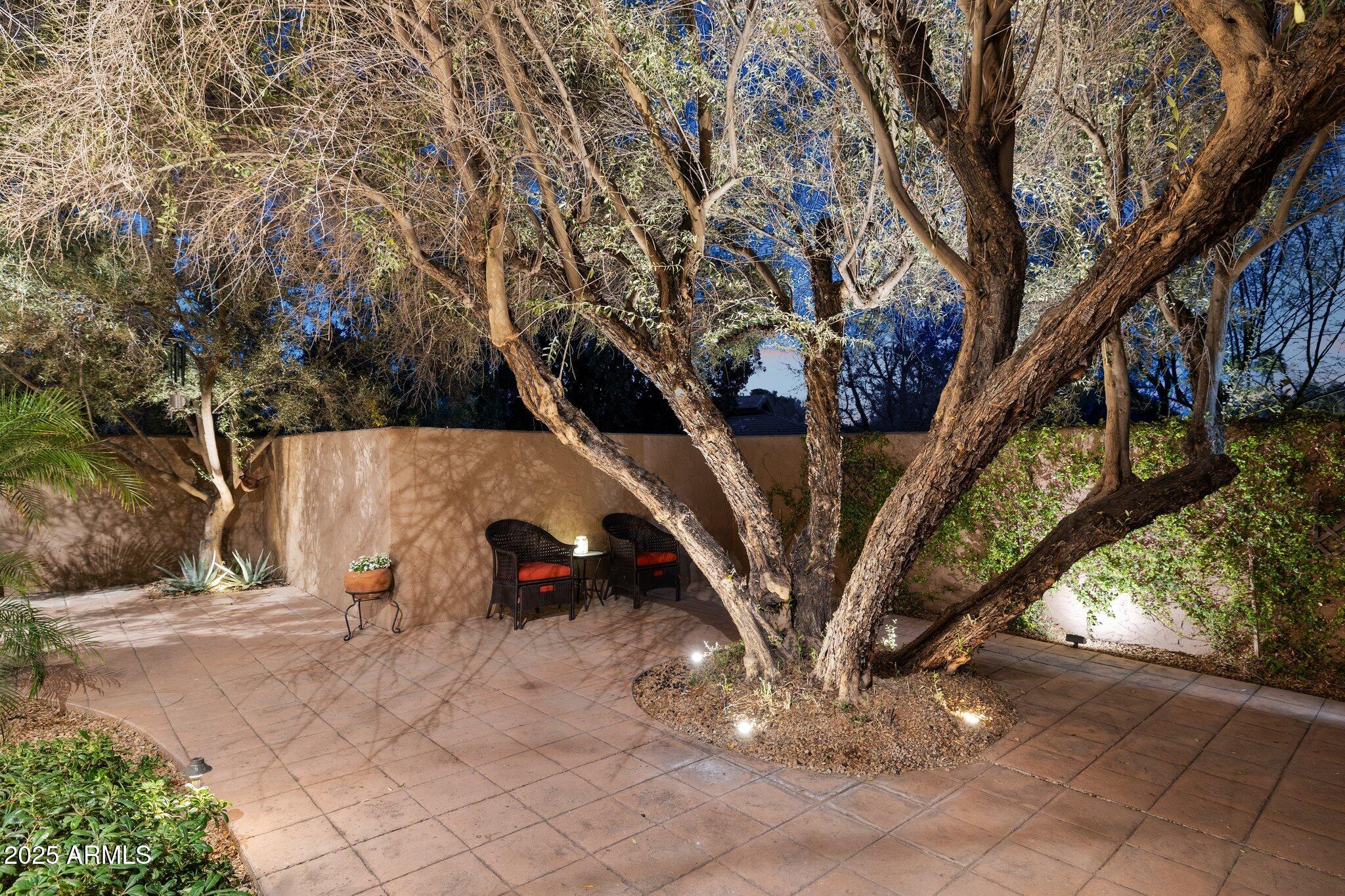 CAMELBACK COUNTRY CLUB ESTATES - Residential