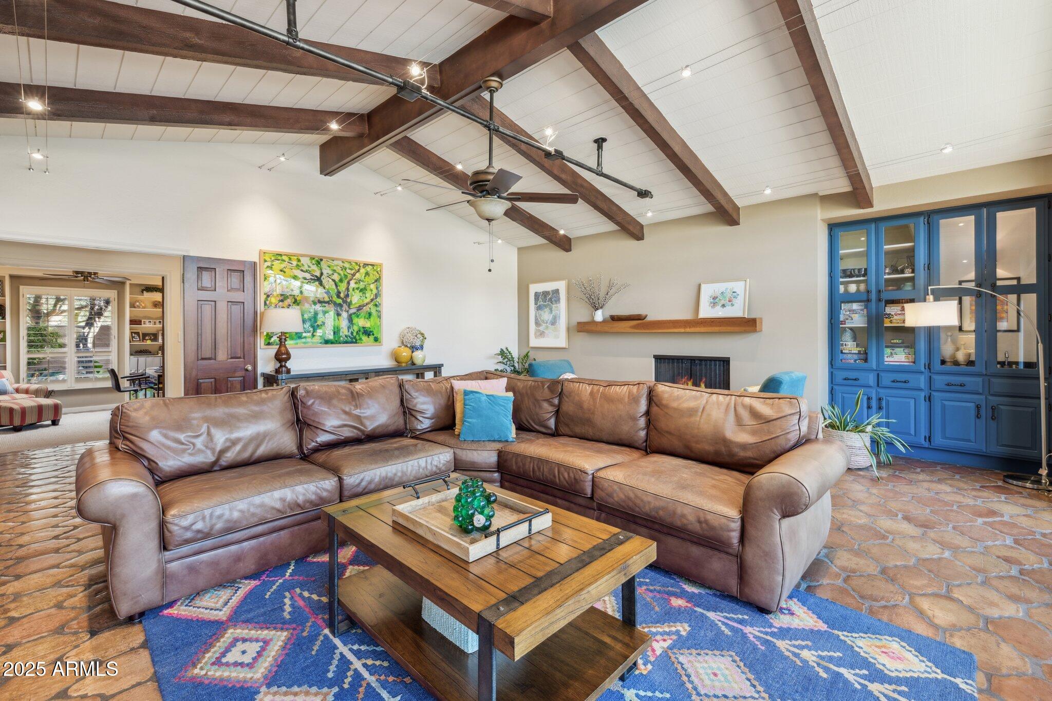 CAMELBACK COUNTRY CLUB ESTATES - Residential