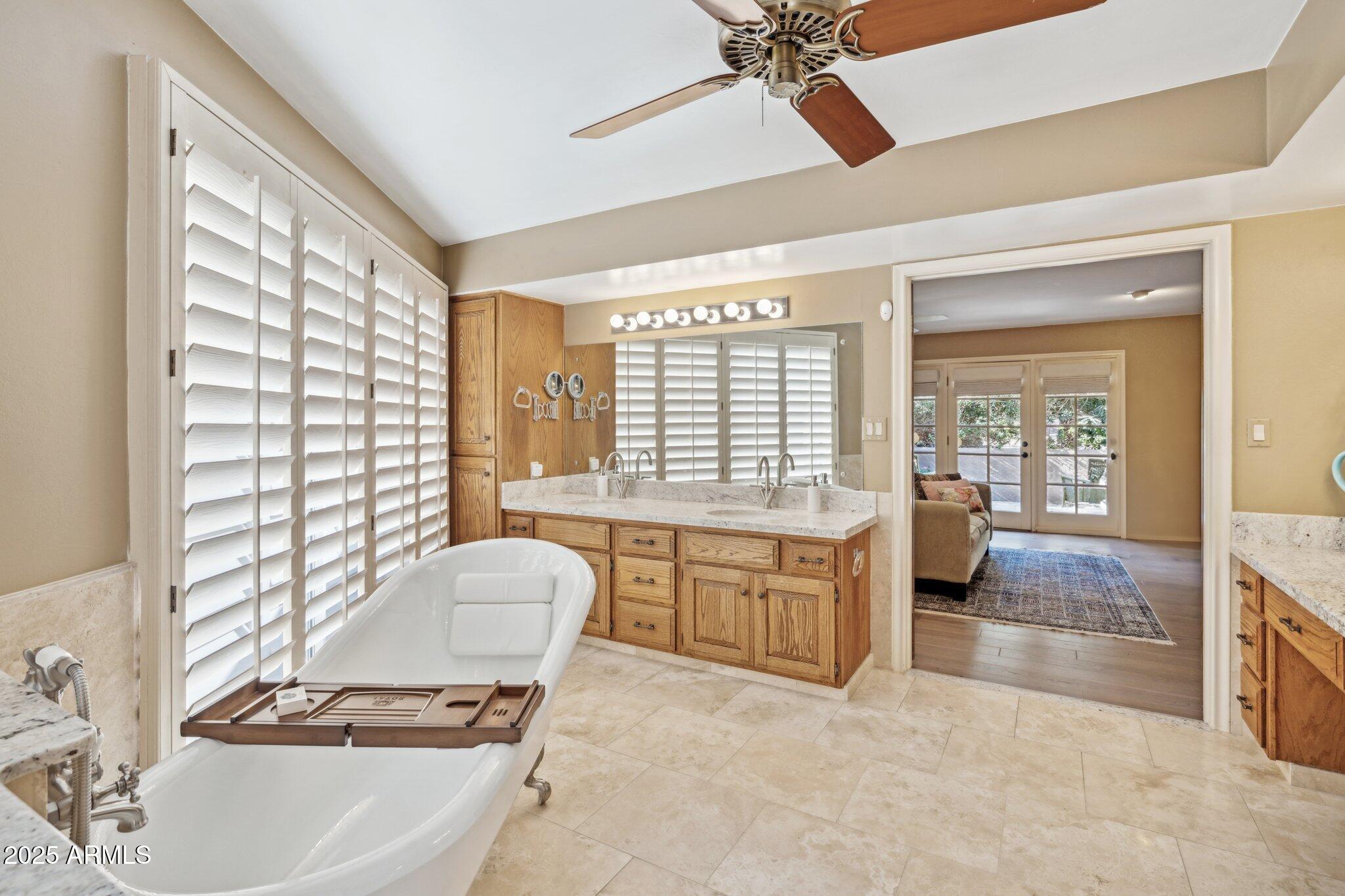 CAMELBACK COUNTRY CLUB ESTATES - Residential