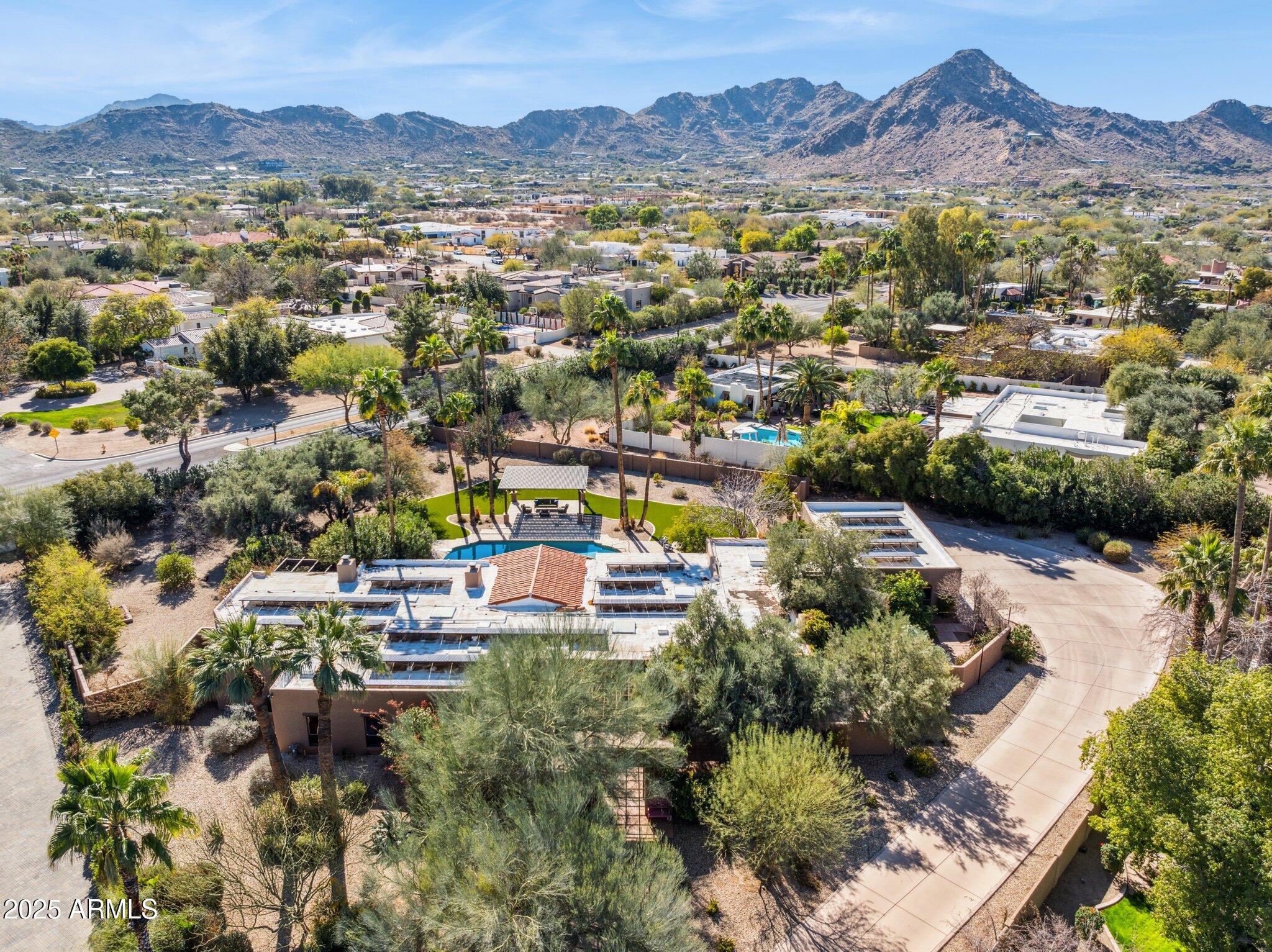 CAMELBACK COUNTRY CLUB ESTATES - Residential