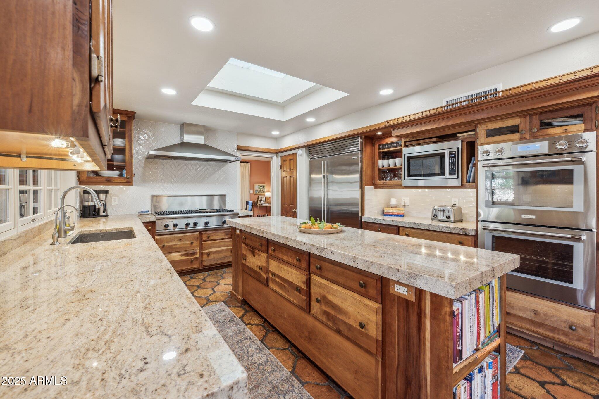CAMELBACK COUNTRY CLUB ESTATES - Residential
