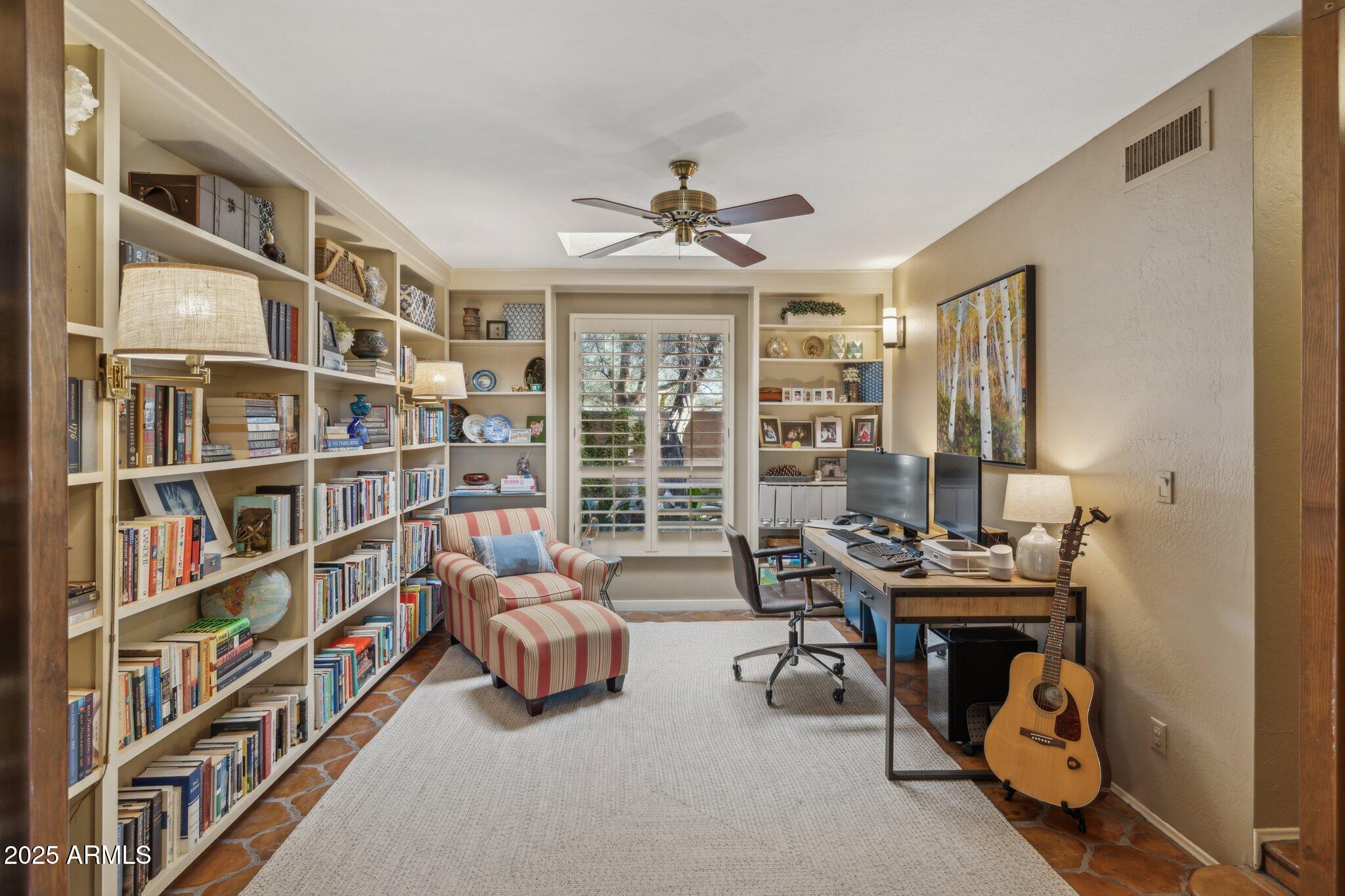 CAMELBACK COUNTRY CLUB ESTATES - Residential