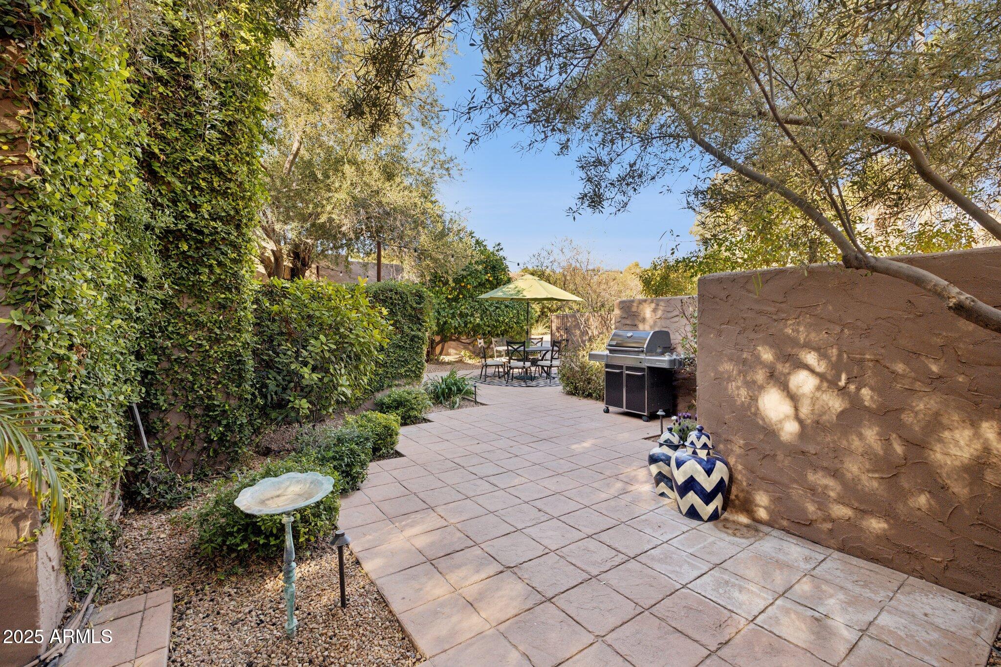 CAMELBACK COUNTRY CLUB ESTATES - Residential