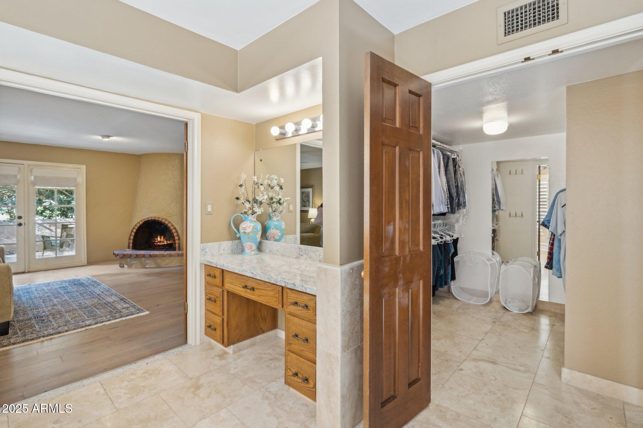 CAMELBACK COUNTRY CLUB ESTATES - Residential