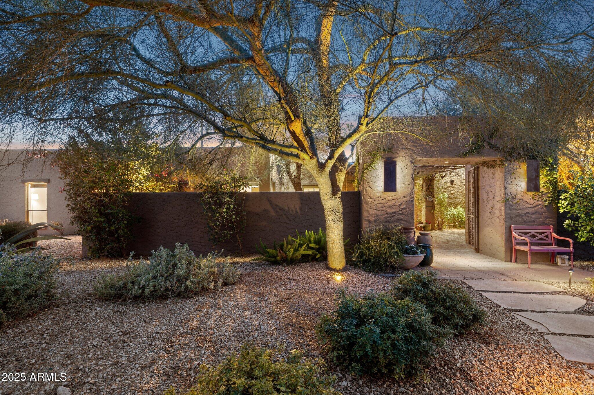 CAMELBACK COUNTRY CLUB ESTATES - Residential