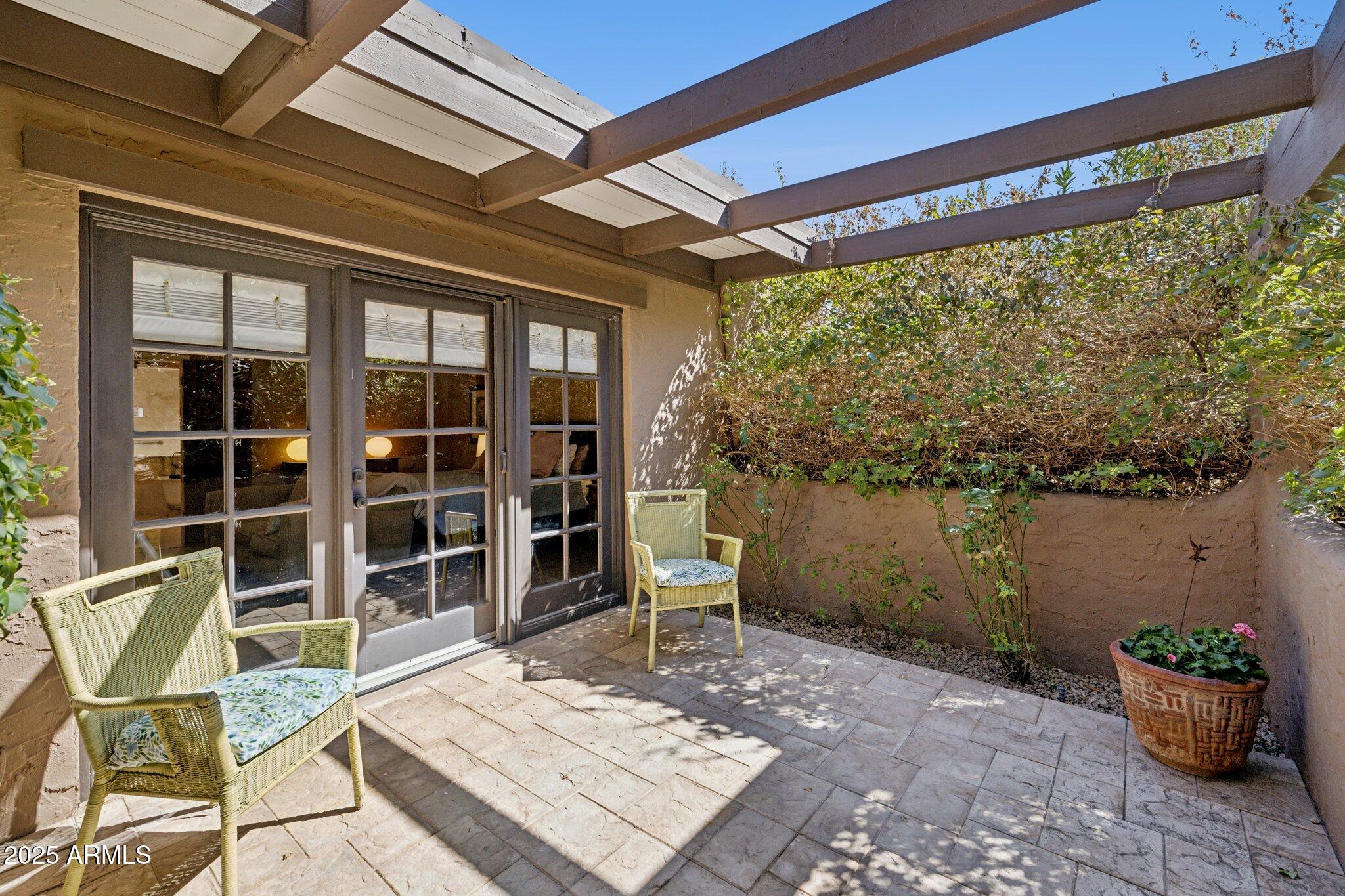 CAMELBACK COUNTRY CLUB ESTATES - Residential