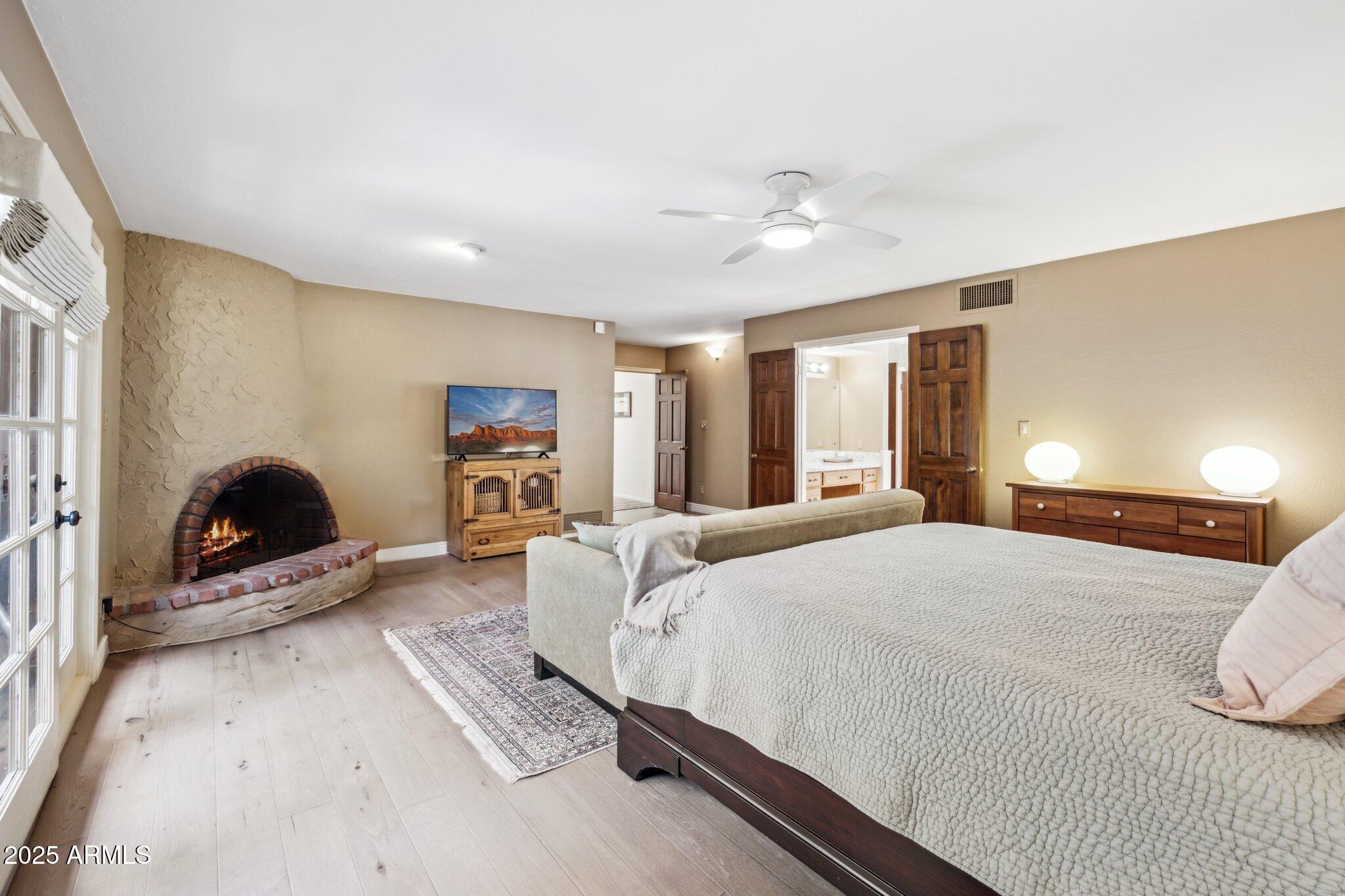 CAMELBACK COUNTRY CLUB ESTATES - Residential