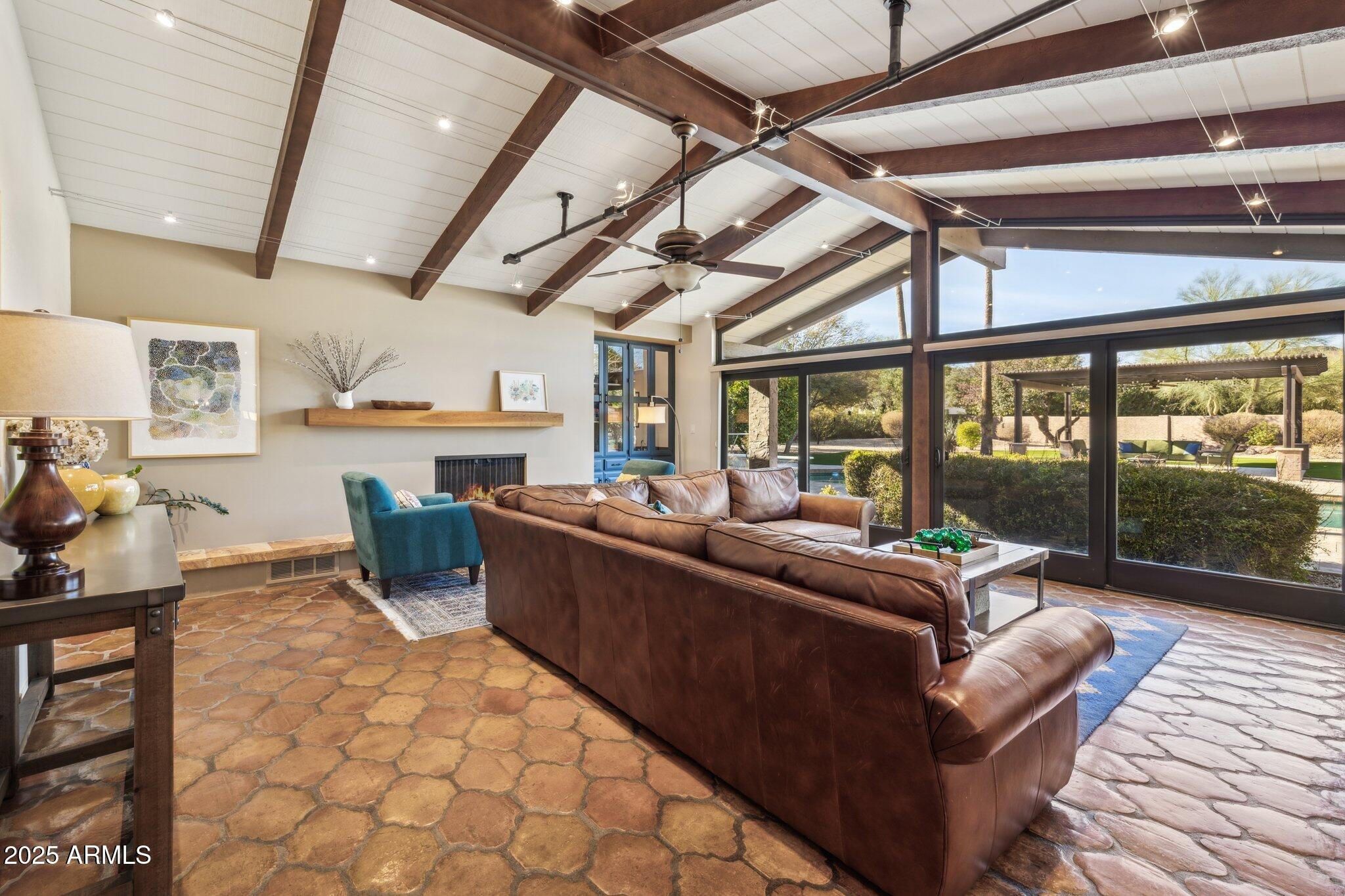 CAMELBACK COUNTRY CLUB ESTATES - Residential